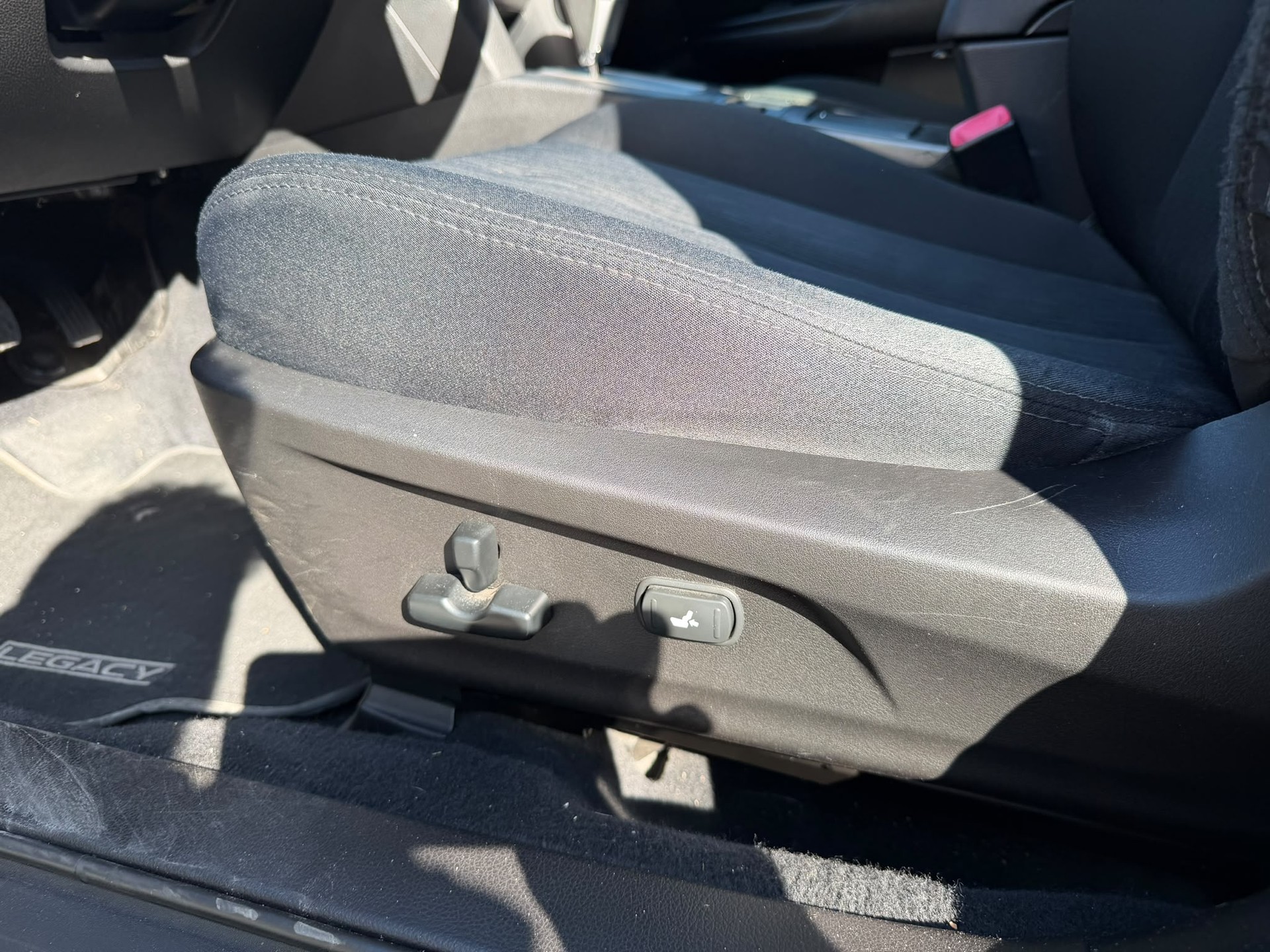 SUBARU Legacy 2.0i AWD-image-8