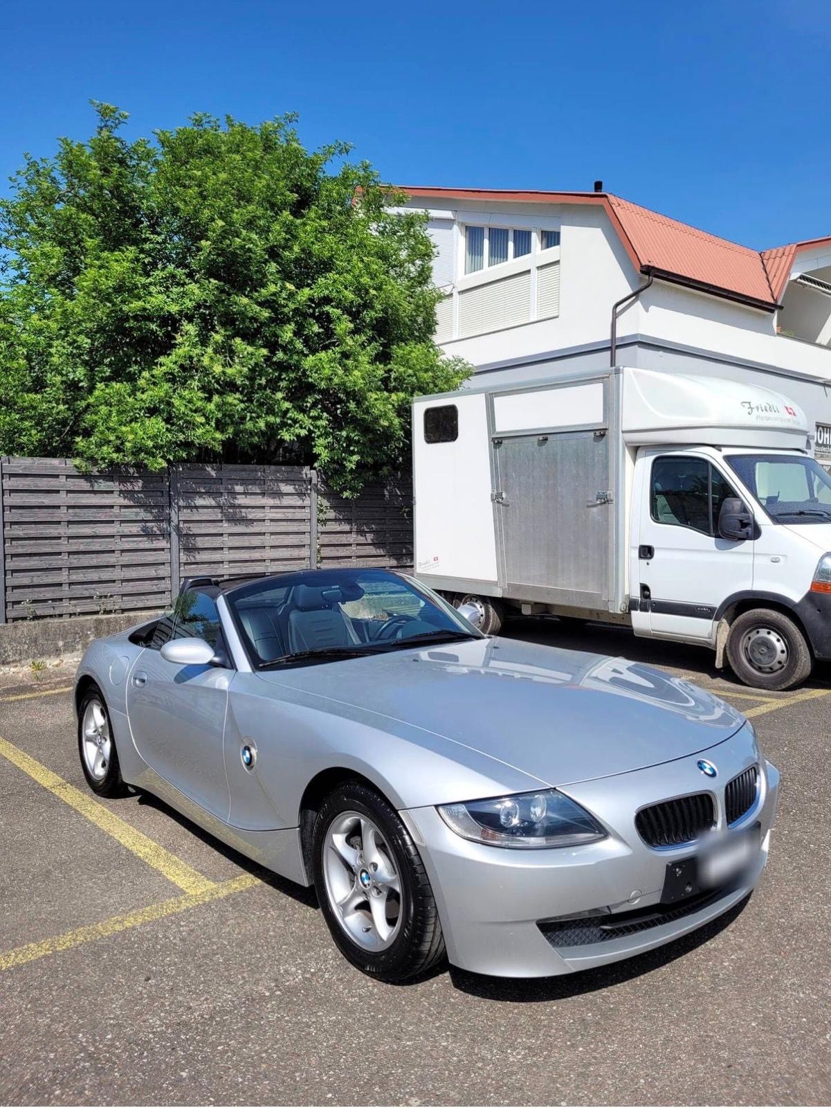 BMW Z4 2.0i Roadster-image-2