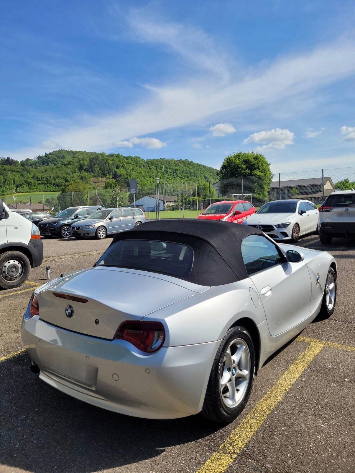 BMW Z4 2.0i Roadster-image-4
