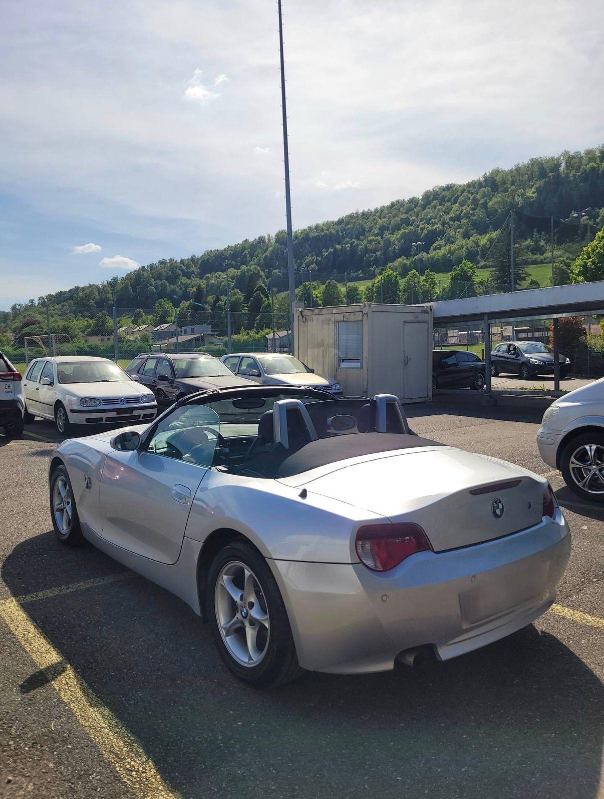 BMW Z4 2.0i Roadster-image-6