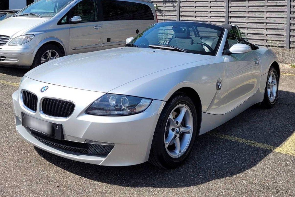BMW Z4 2.0i Roadster-image-0