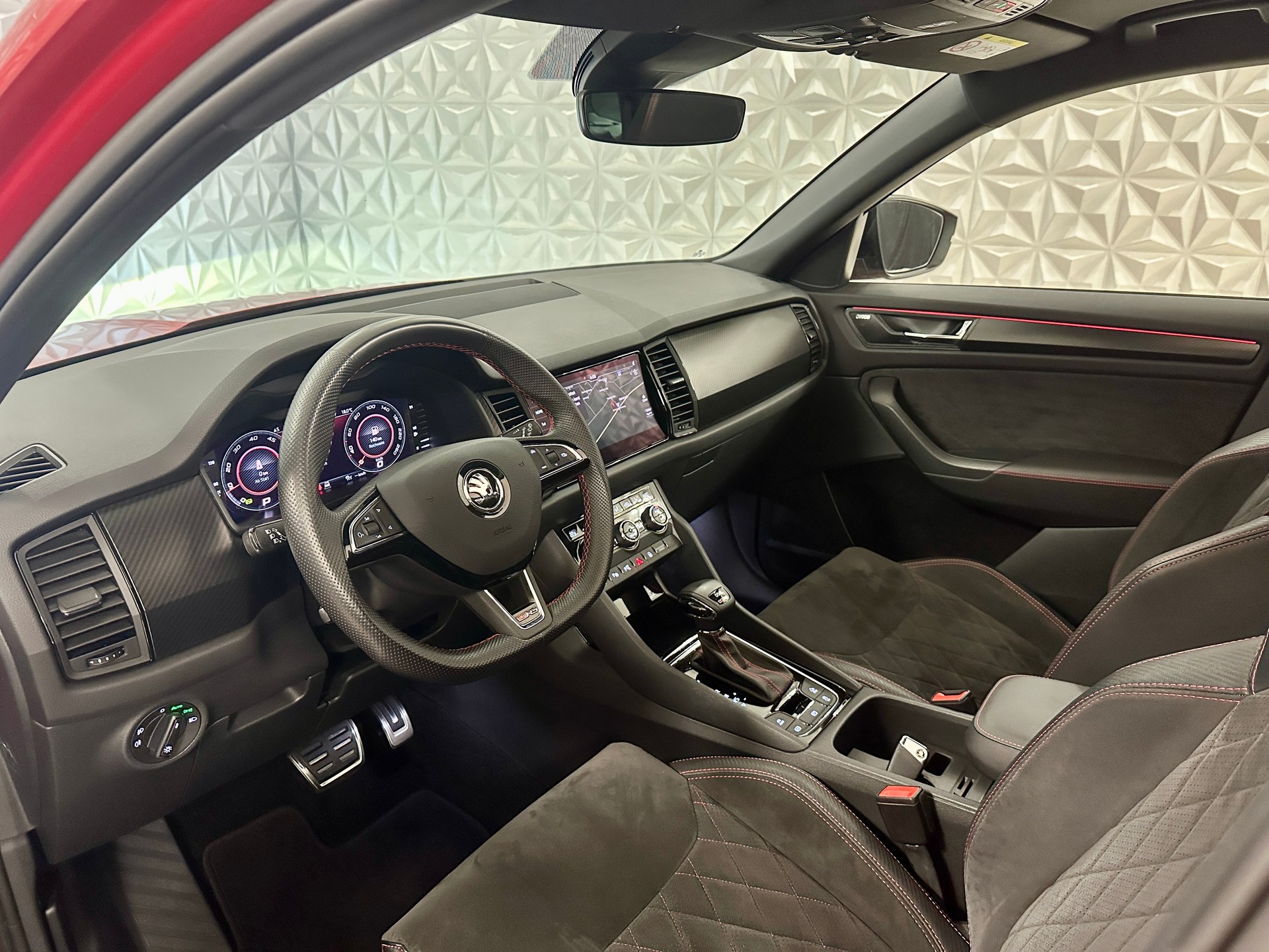 SKODA Kodiaq 2.0 Bi-TDI SCR RS 4x4 DSG-image-12