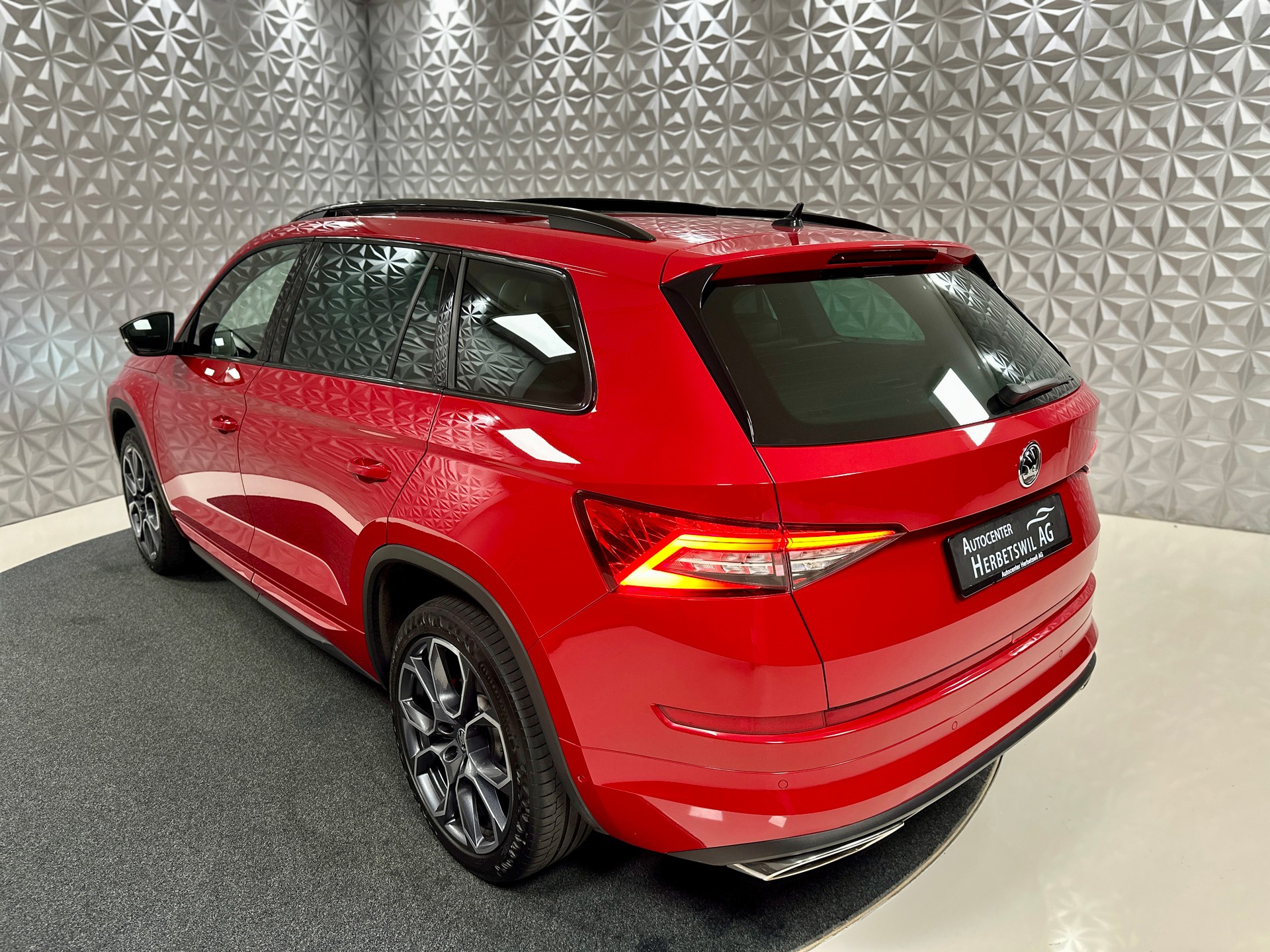 SKODA Kodiaq 2.0 Bi-TDI SCR RS 4x4 DSG-image-9