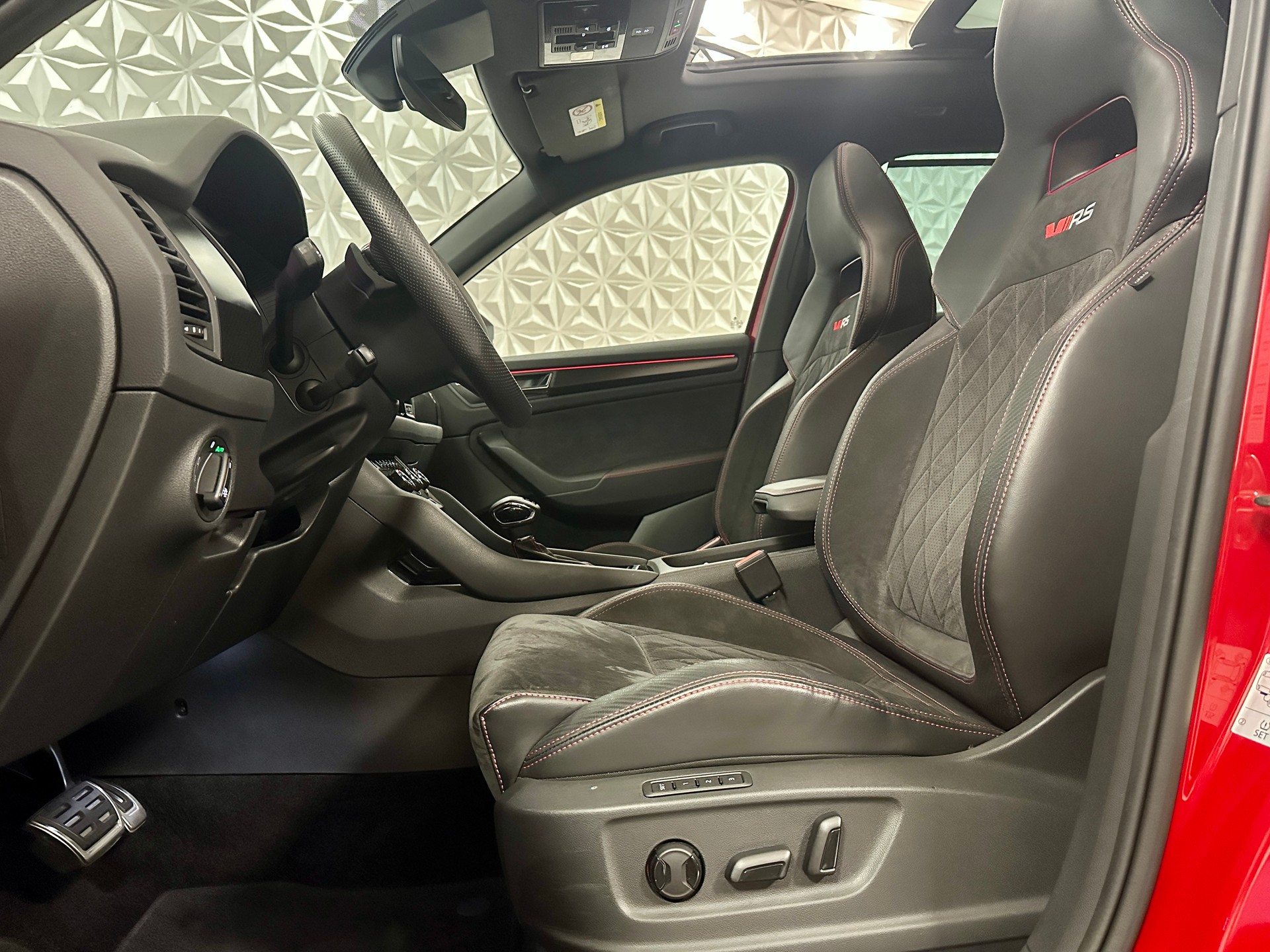 SKODA Kodiaq 2.0 Bi-TDI SCR RS 4x4 DSG-image-13