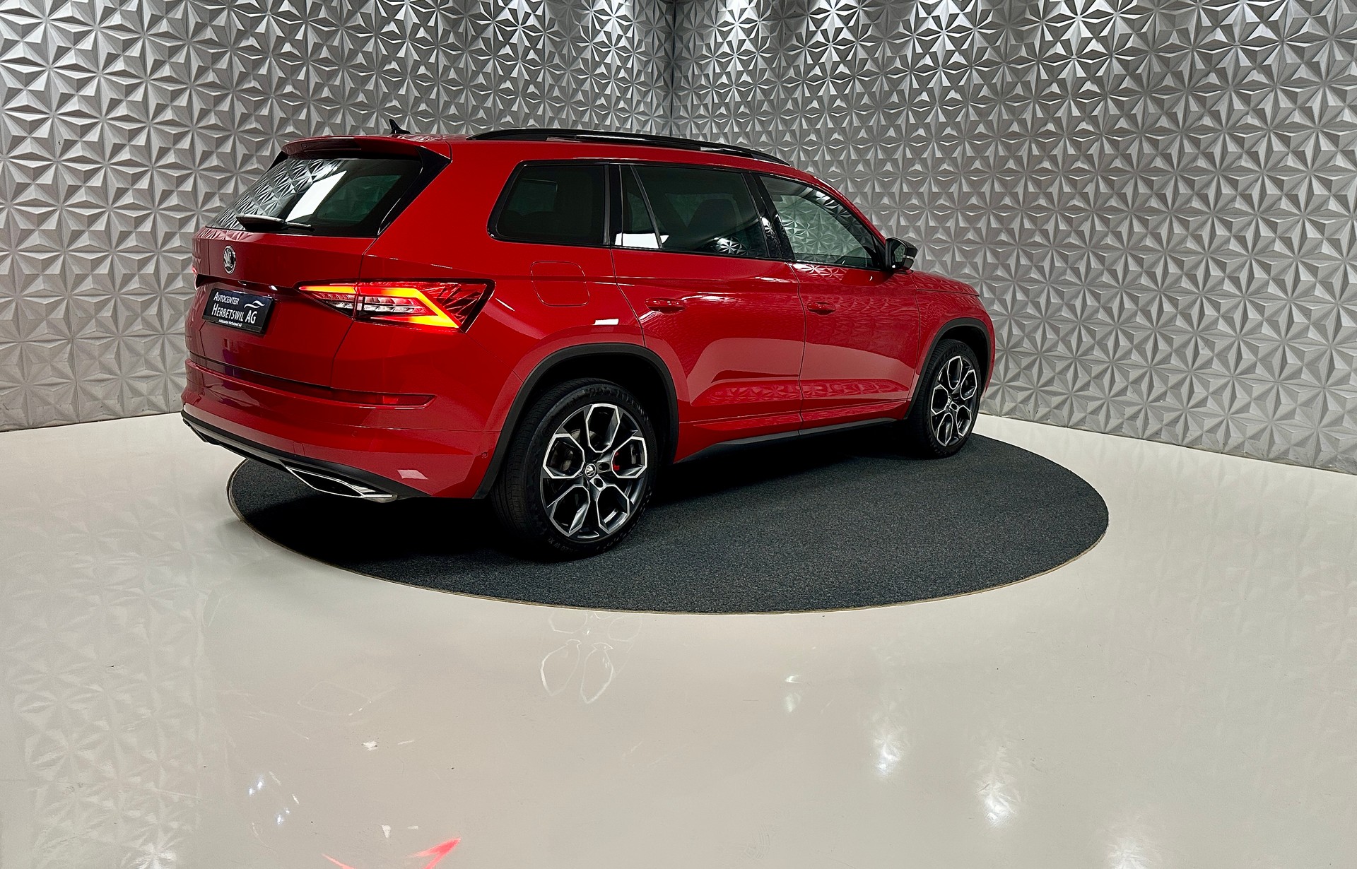 SKODA Kodiaq 2.0 Bi-TDI SCR RS 4x4 DSG-image-4