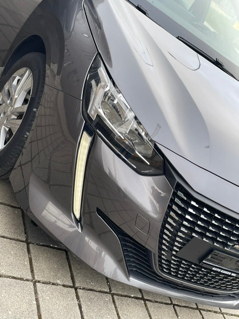 PEUGEOT 208 1.2 PureTech Allure-image-5