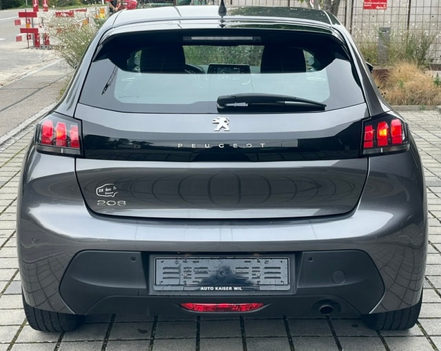 PEUGEOT 208 1.2 PureTech Allure-image-9