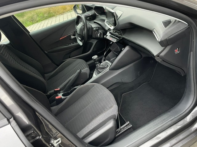 PEUGEOT 208 1.2 PureTech Allure-image-25