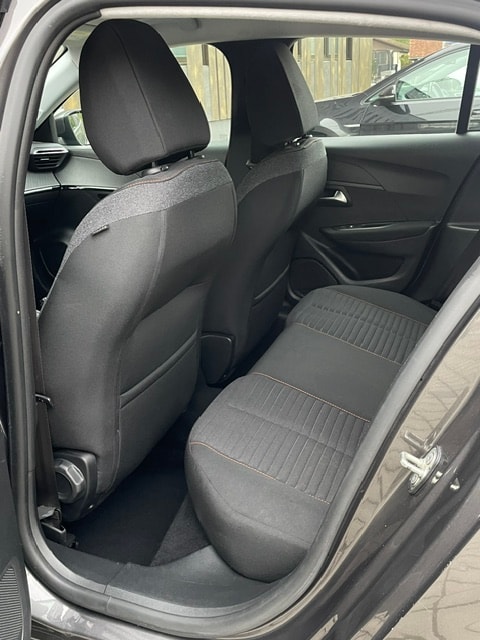 PEUGEOT 208 1.2 PureTech Allure-image-27