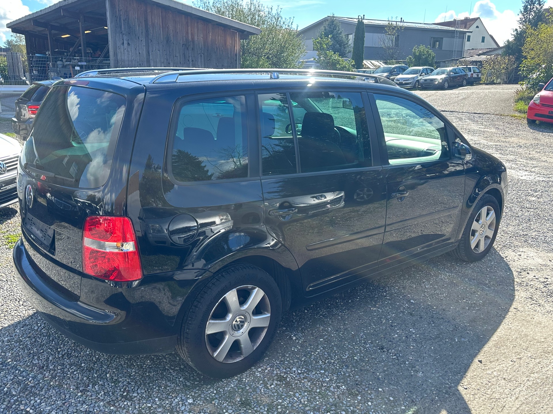 VW Touran 2.0 TDI Highline-image-3