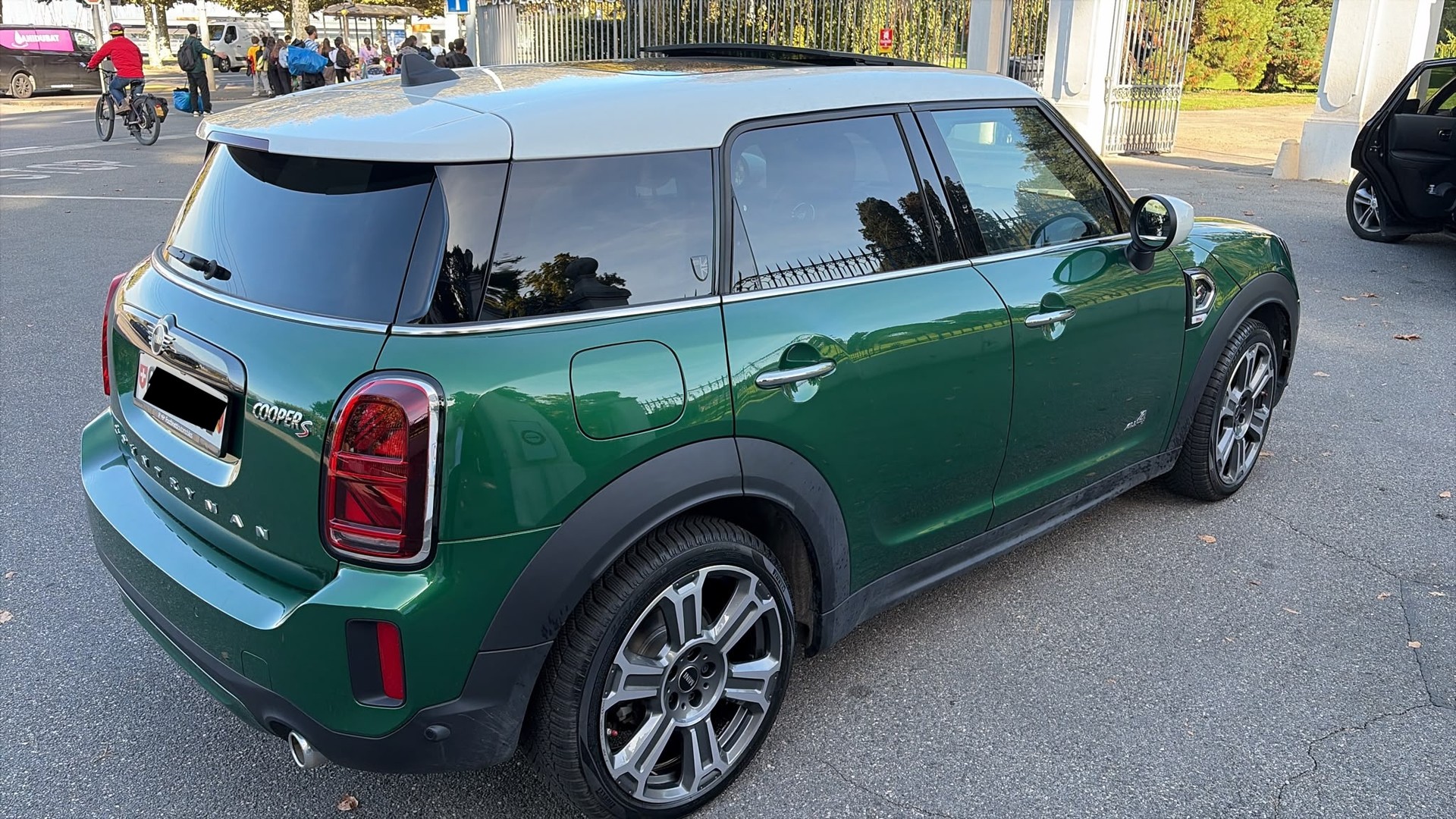 MINI 2.0i Cooper S ALL4-image-3