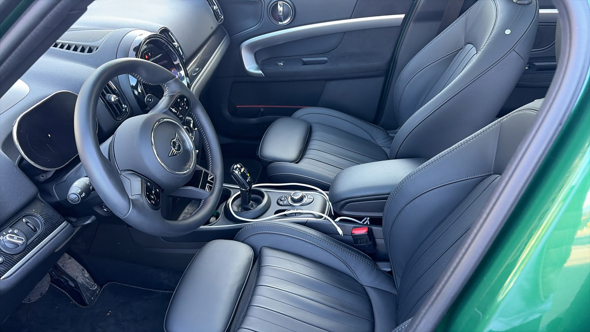 MINI 2.0i Cooper S ALL4-image-6