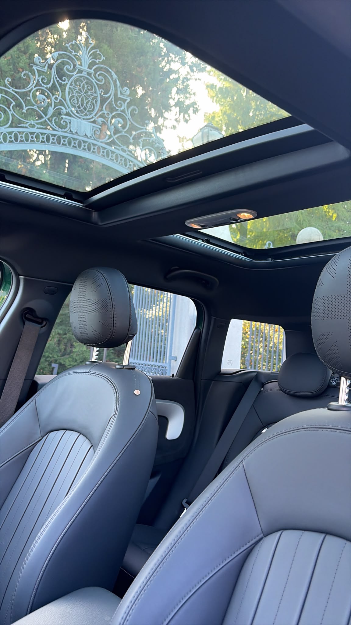 MINI 2.0i Cooper S ALL4-image-13