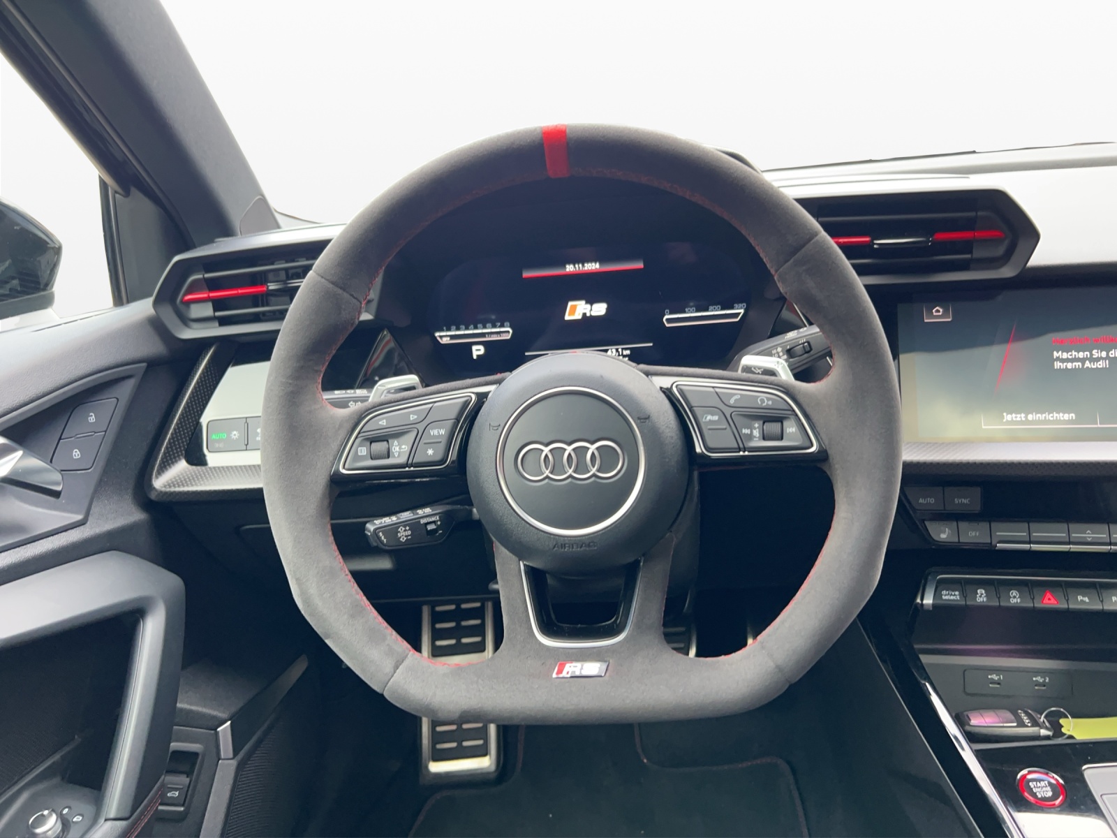 AUDI RS3 Limousine 2.5 TSI quattro S-tronic-image-10