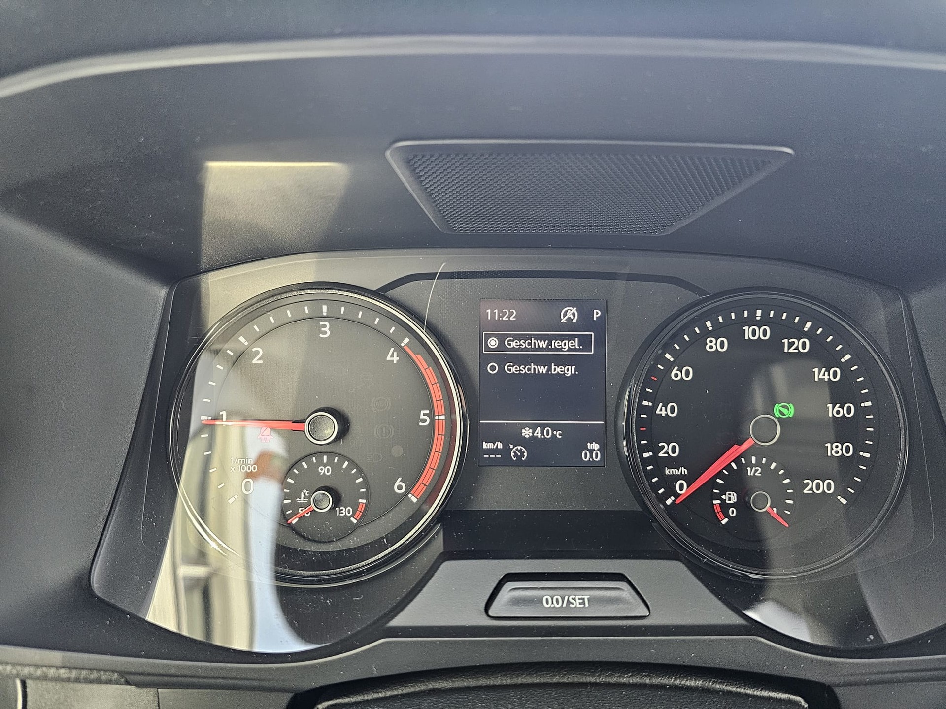 VW Crafter 35 2.0 BiTDI Champ. HD L3 Kip./Prit./Kof.+Heb. RWD A-image-12