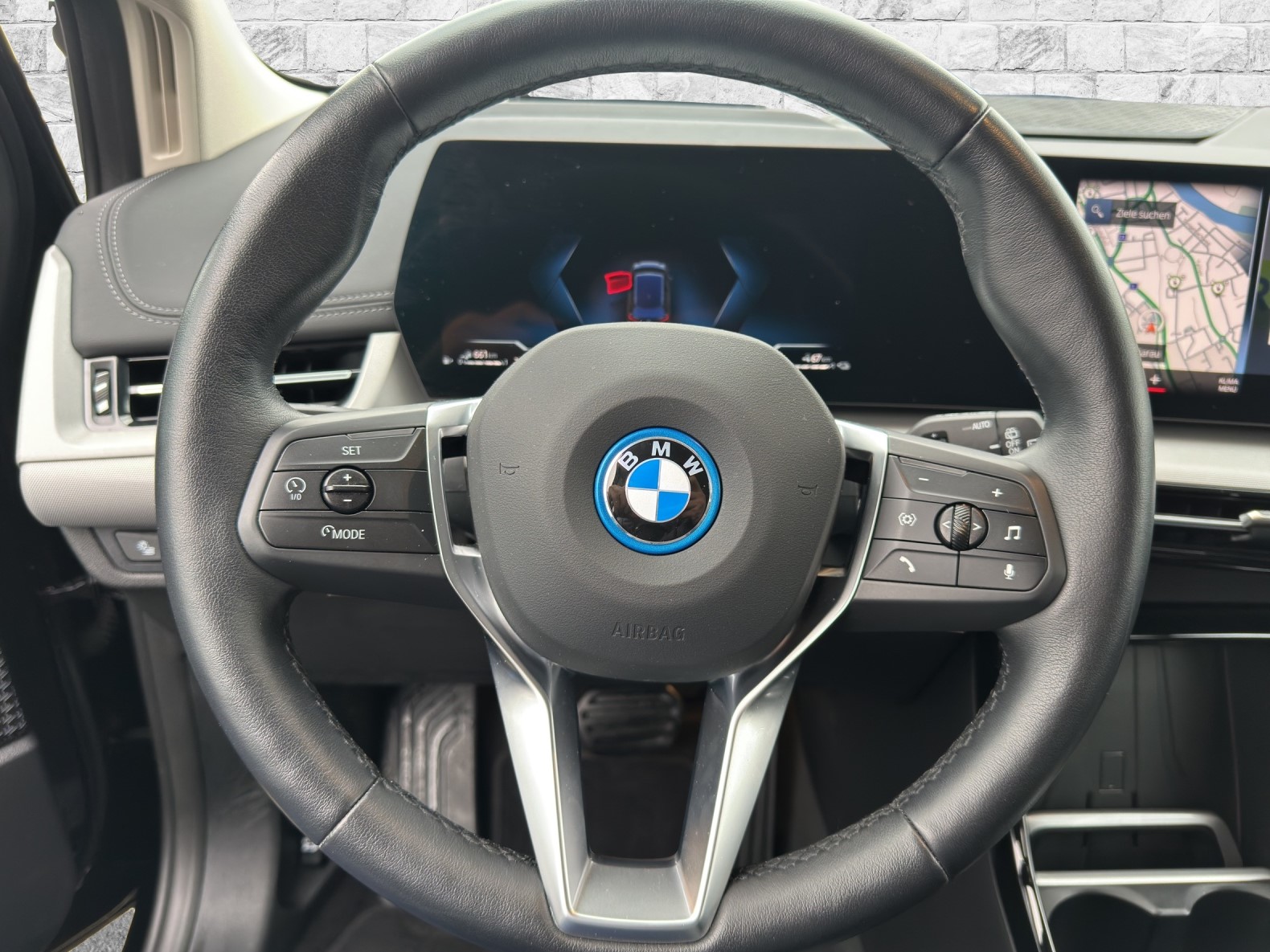 BMW 225e xDrive Act. Tourer-image-9