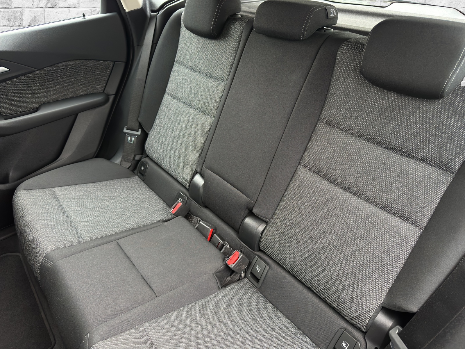 BMW 225e xDrive Act. Tourer-image-12