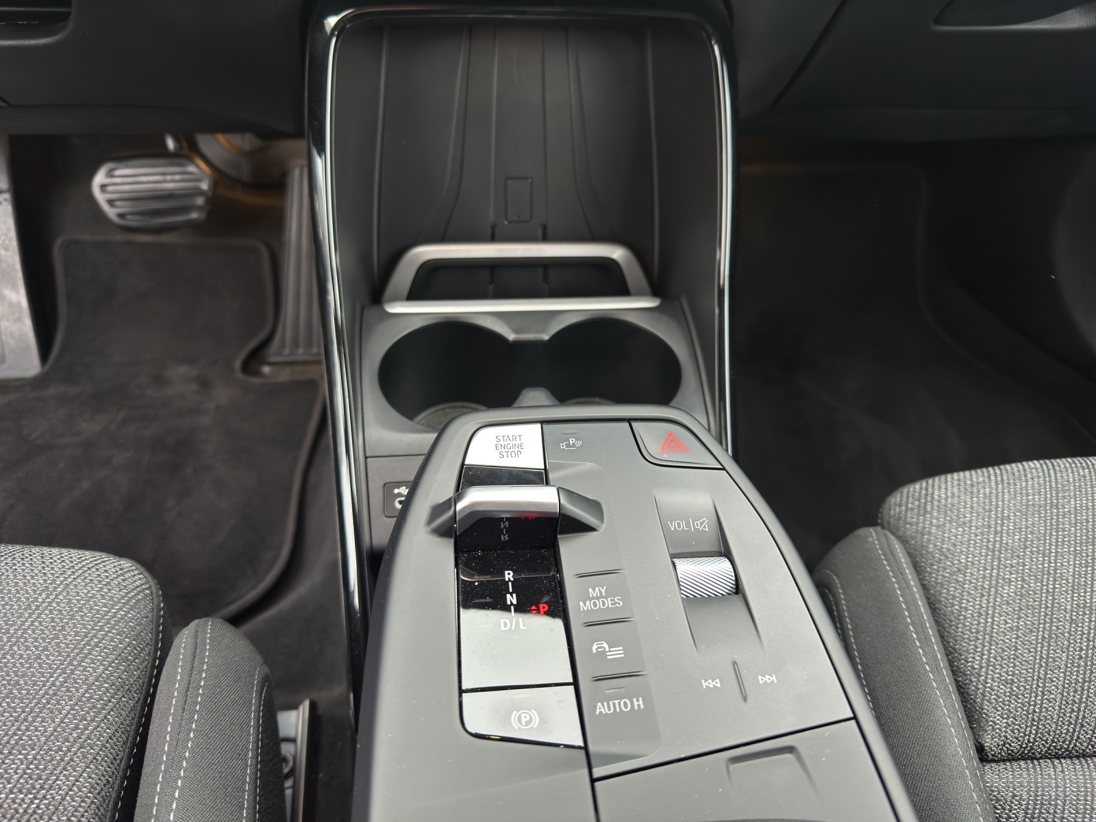 BMW 225e xDrive Act. Tourer-image-13