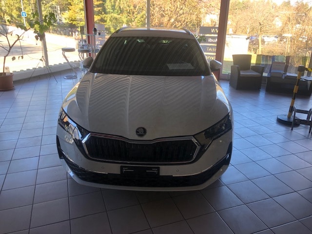 SKODA Octavia Combi 1.5 TSI mHEV DSG Selection Launch