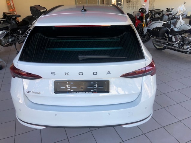 SKODA Octavia Combi 1.5 TSI mHEV DSG Selection Launch-image-2