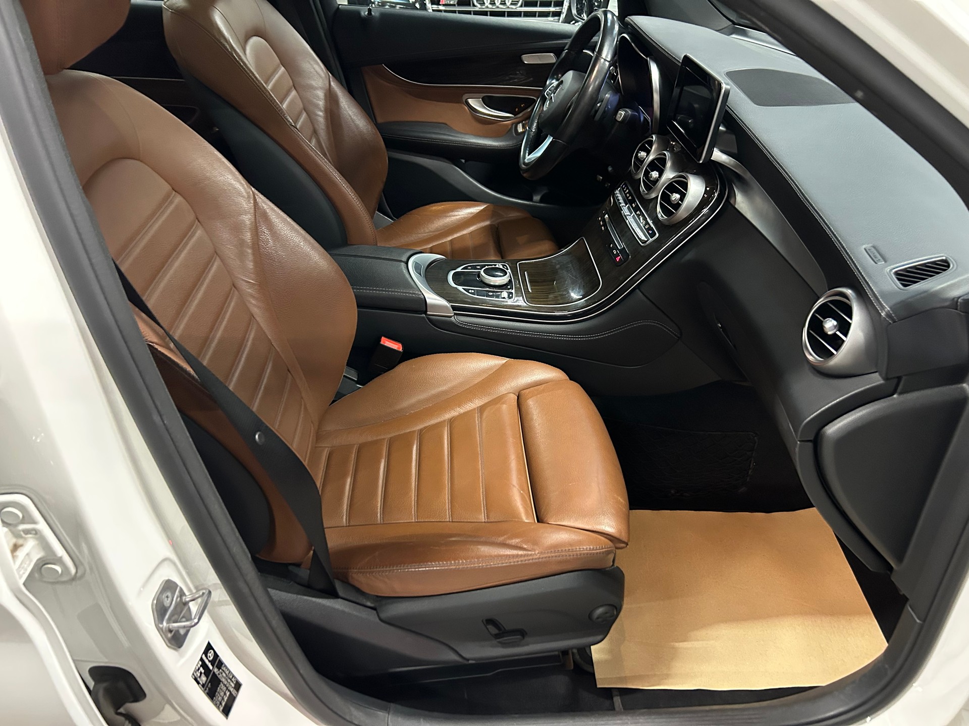 MERCEDES-BENZ GLC 250 d Exclusive 4Matic 9G-Tronic-image-13