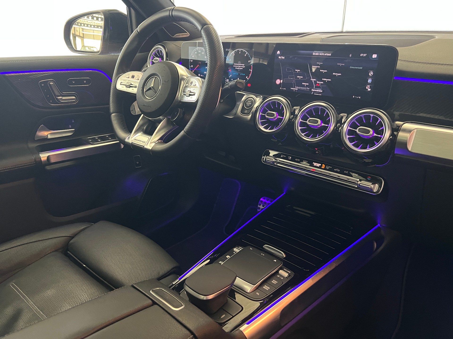 MERCEDES-BENZ GLB 35 AMG 4Matic 8G-Tronic-image-26