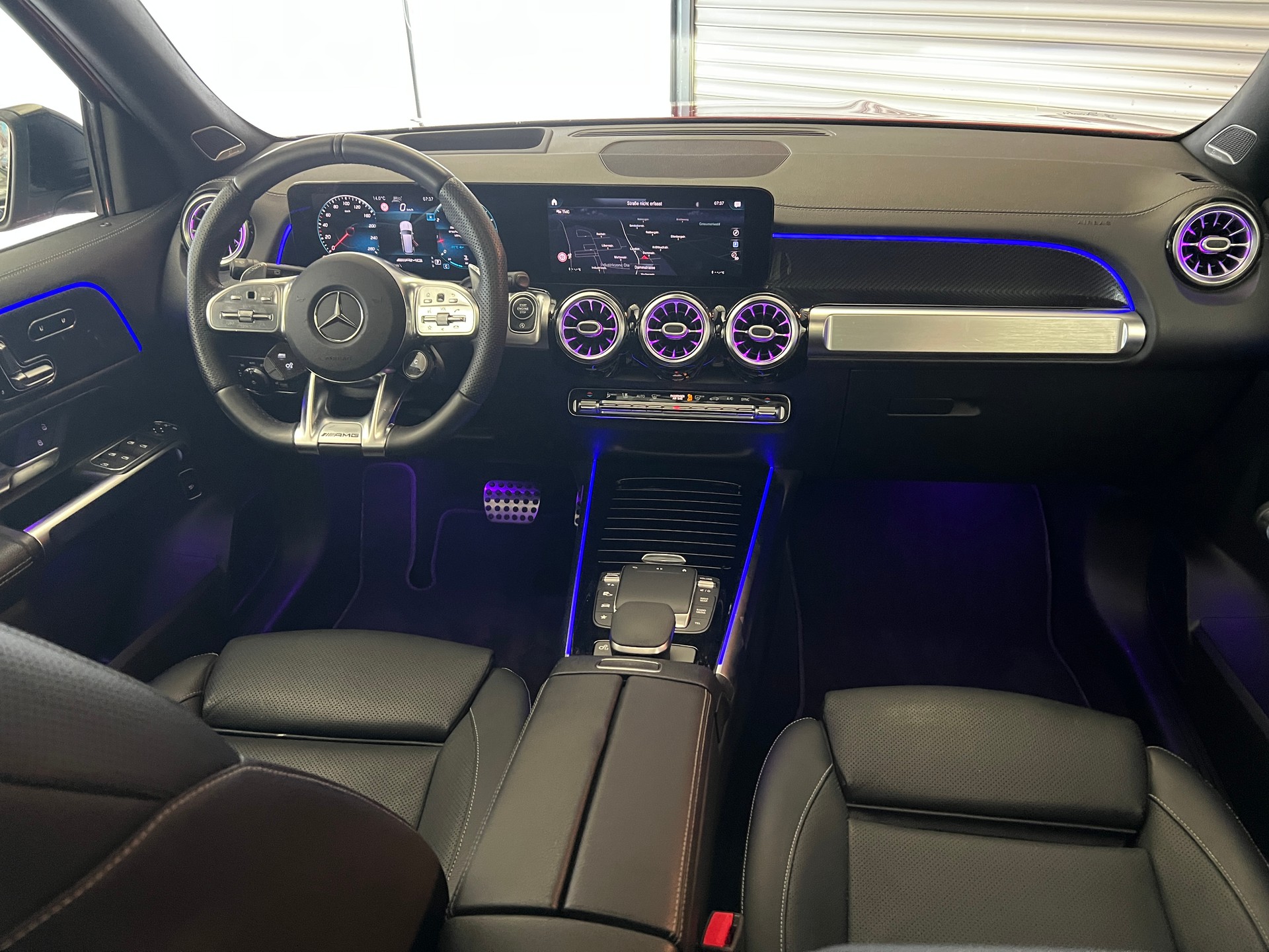 MERCEDES-BENZ GLB 35 AMG 4Matic 8G-Tronic-image-24