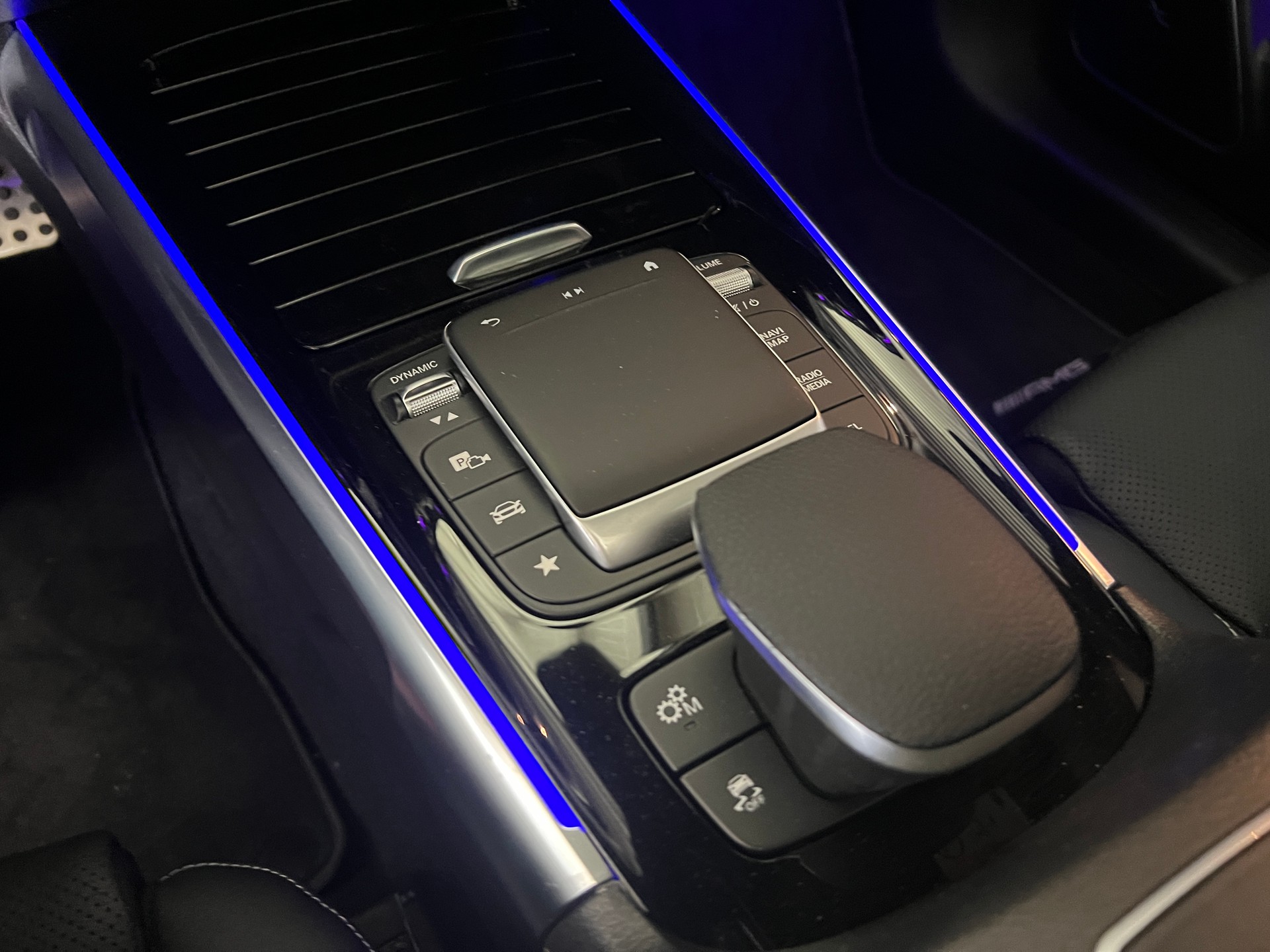MERCEDES-BENZ GLB 35 AMG 4Matic 8G-Tronic-image-15