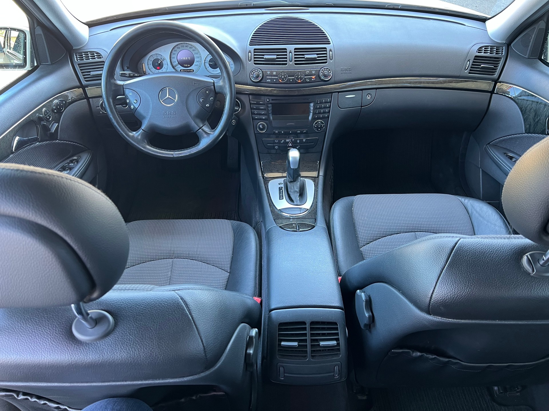 MERCEDES-BENZ E 270 CDI Avantgarde-image-10