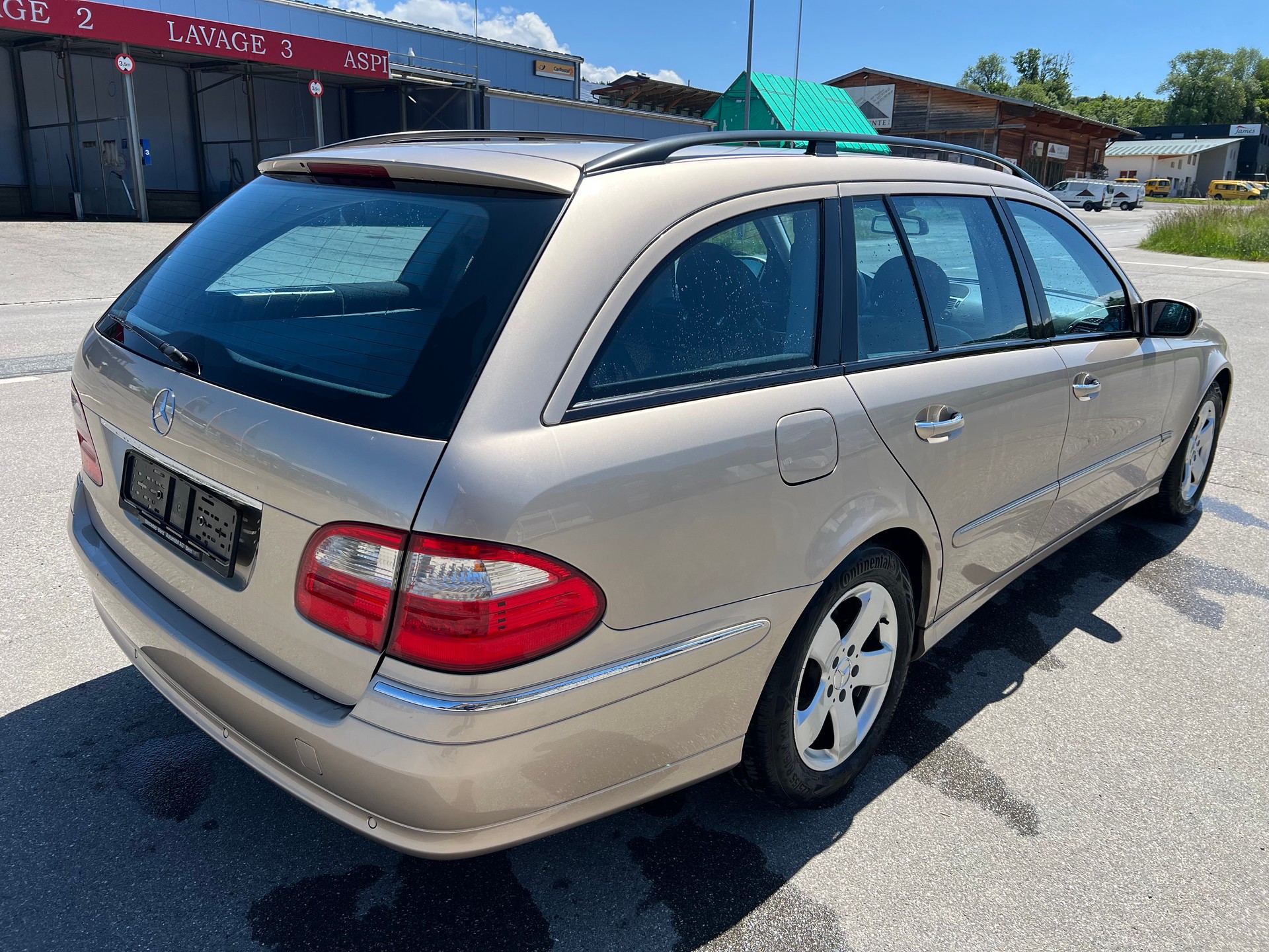 MERCEDES-BENZ E 270 CDI Avantgarde-image-3