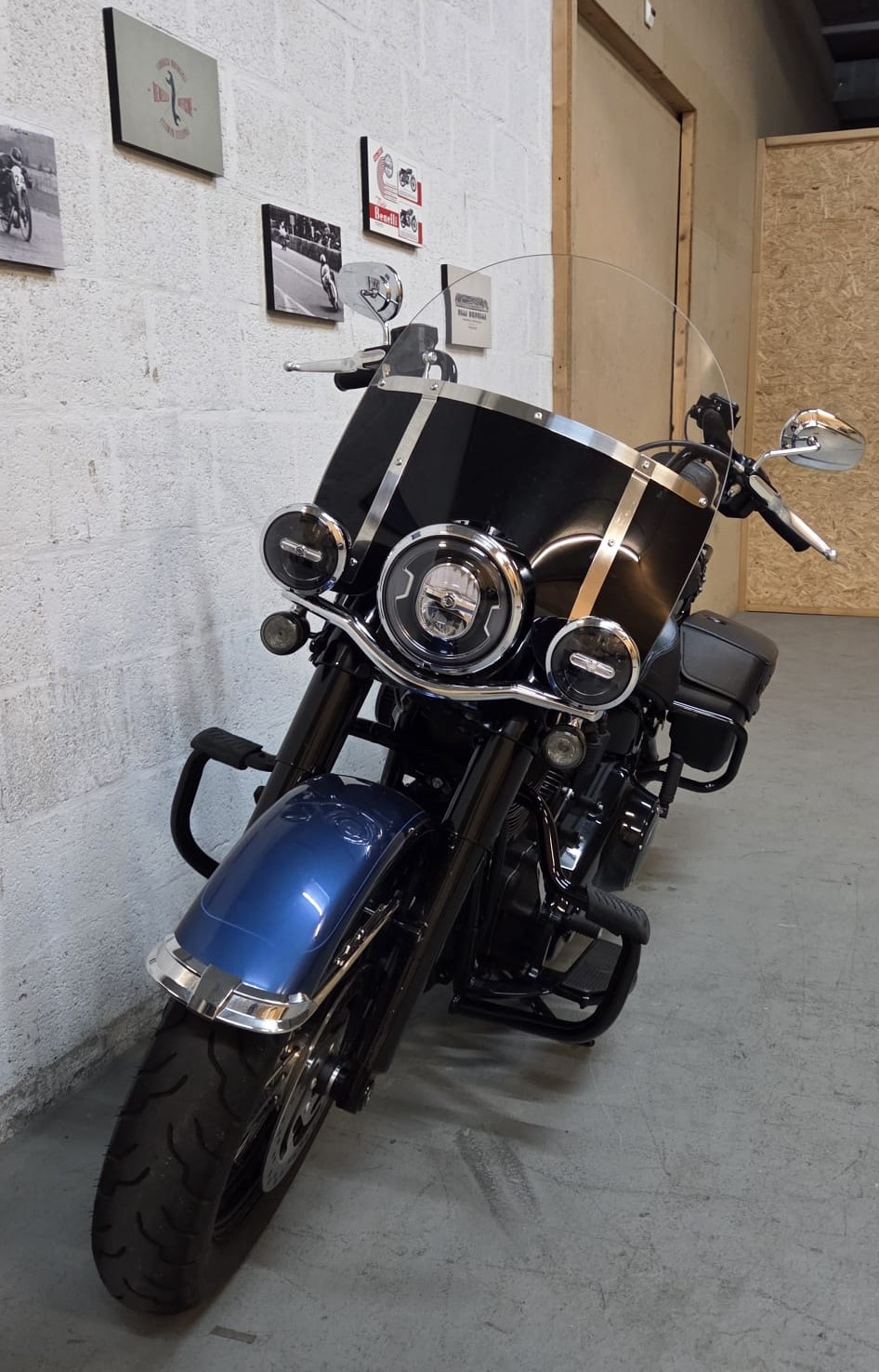 HARLEY-DAVIDSON FLHCS Heritage Classic 114 ABS-showroom-element-2
