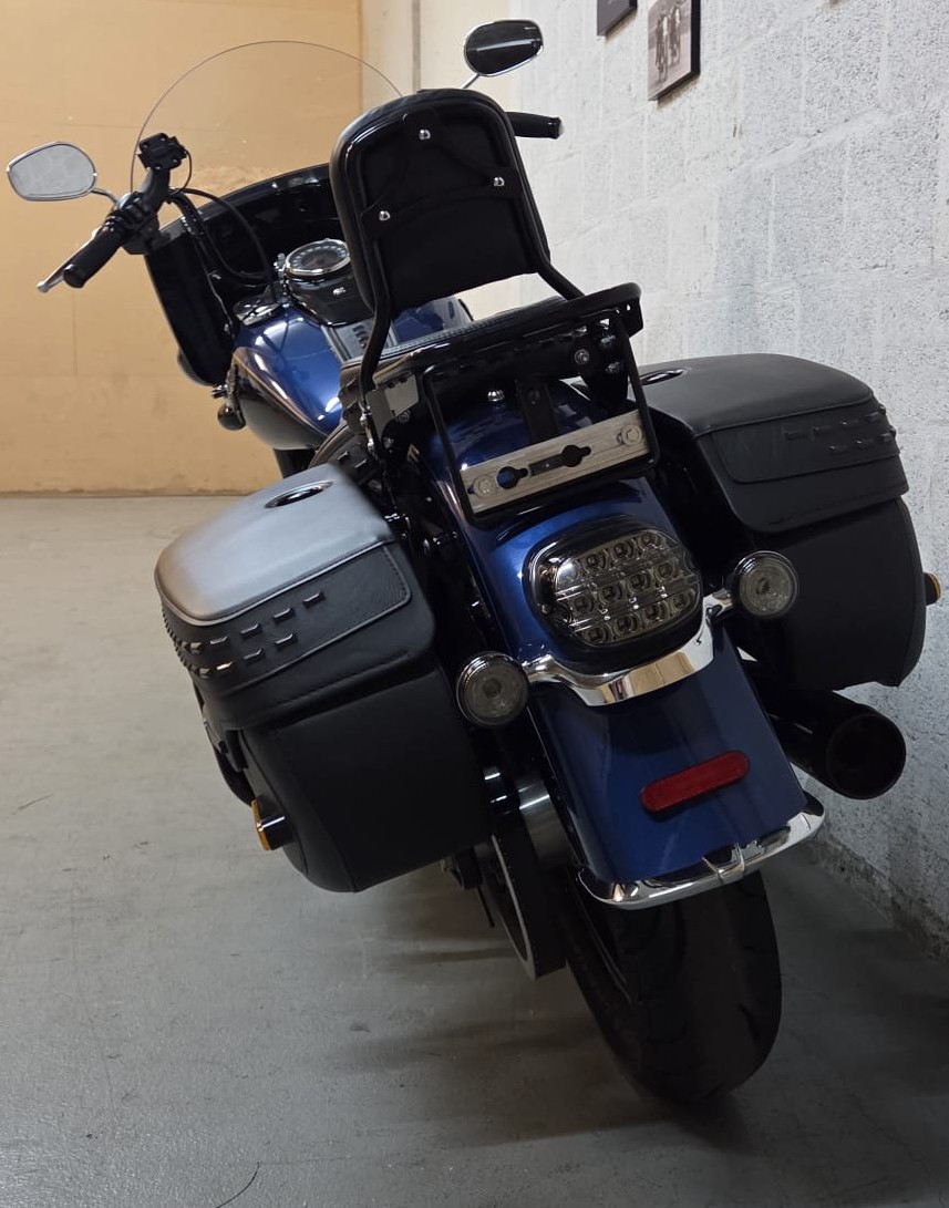 HARLEY-DAVIDSON FLHCS Heritage Classic 114 ABS-showroom-element-3
