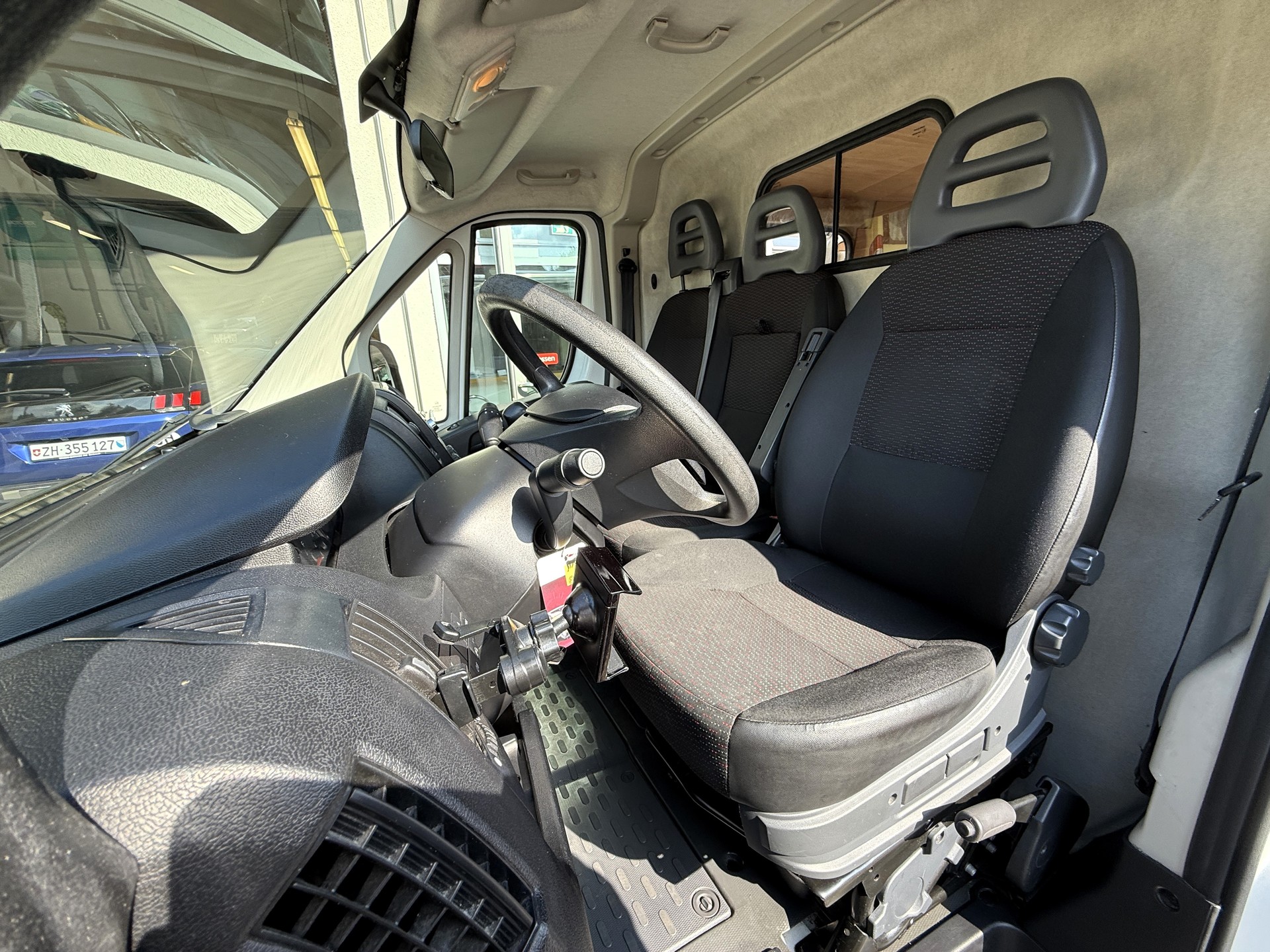 CITROEN Jumper 30 2.2 HDi 110 Attraction L1H1-image-15