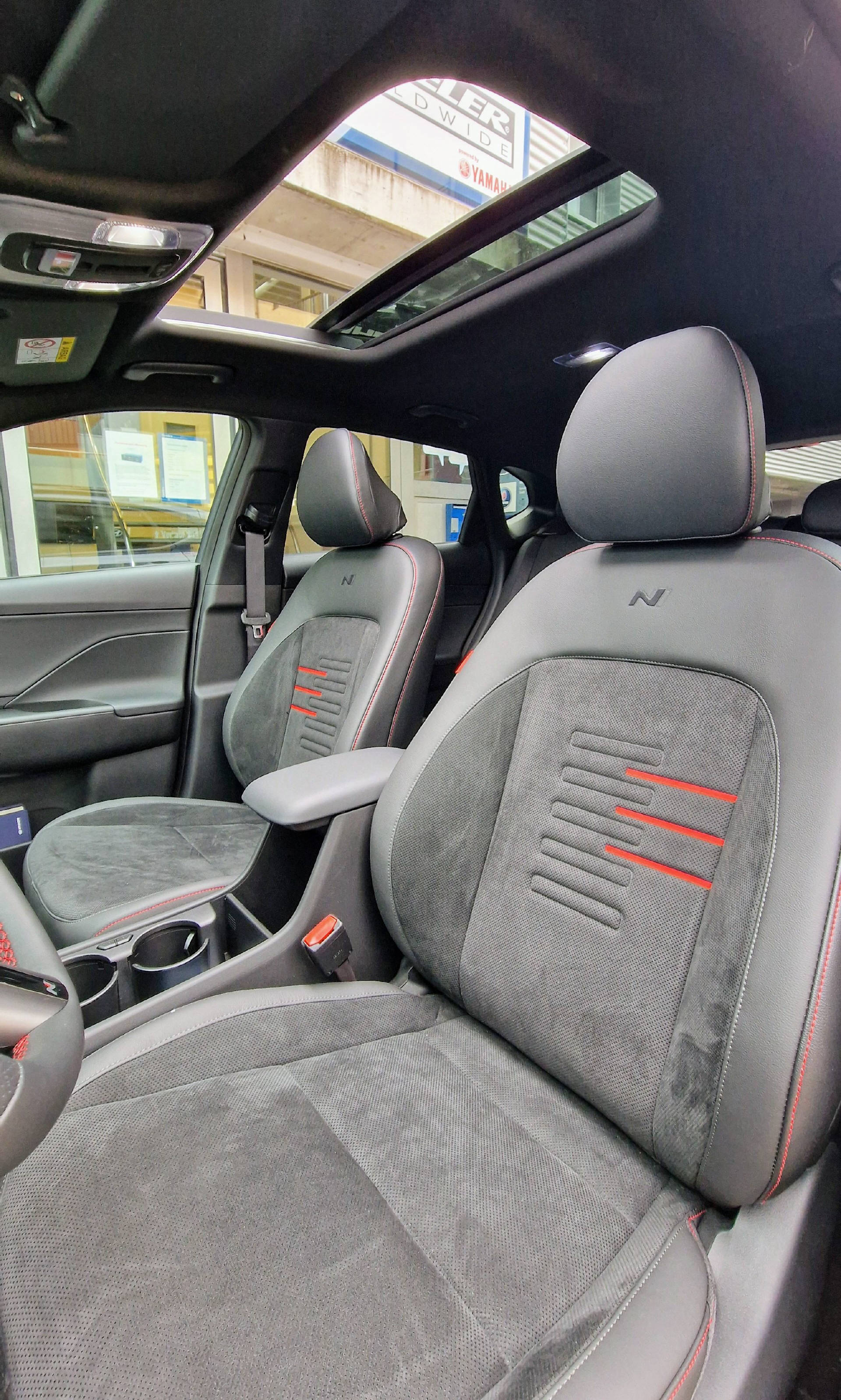 HYUNDAI Kona 1.6 GDi Hybrid N-Line-image-8
