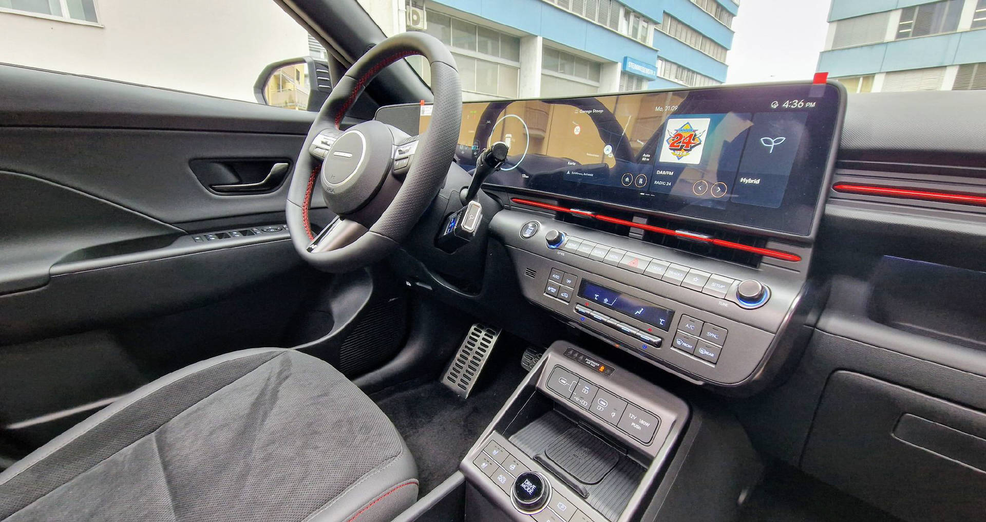HYUNDAI Kona 1.6 GDi Hybrid N-Line-image-11