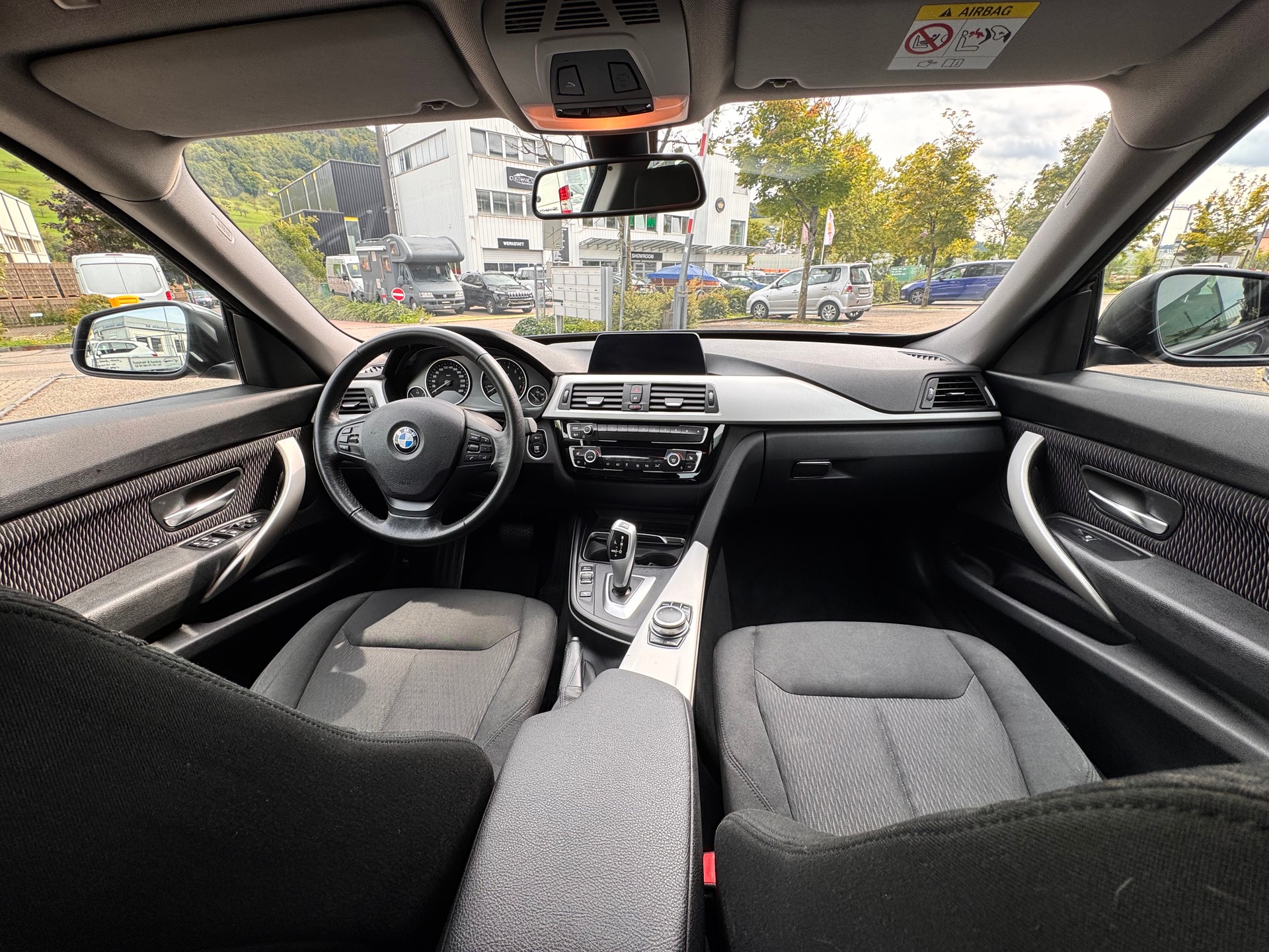 BMW 320i GT xDrive Steptronic-image-12
