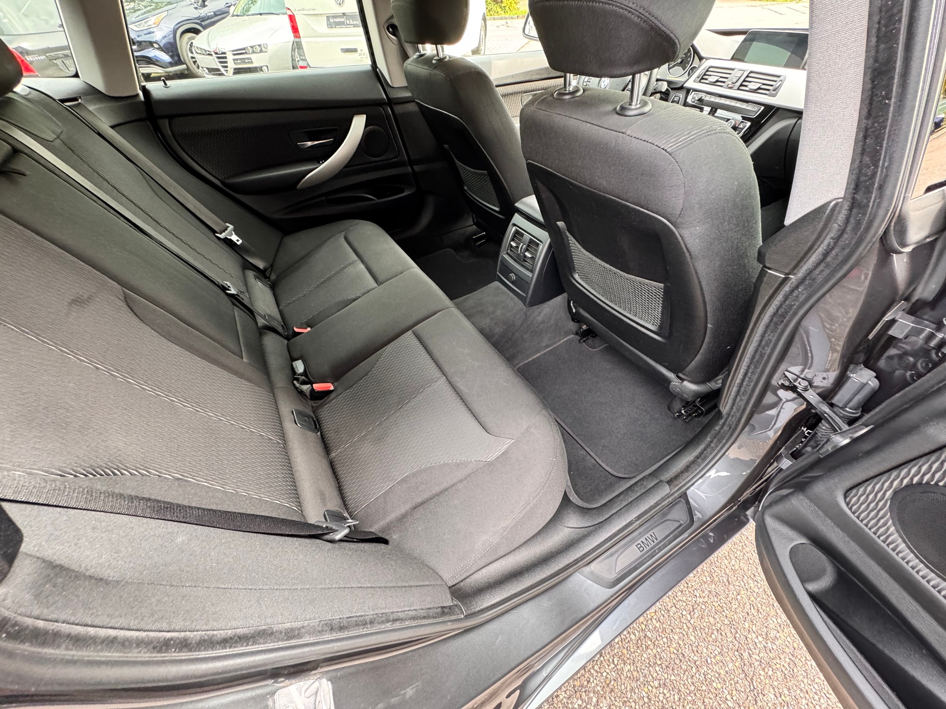 BMW 320i GT xDrive Steptronic-image-11