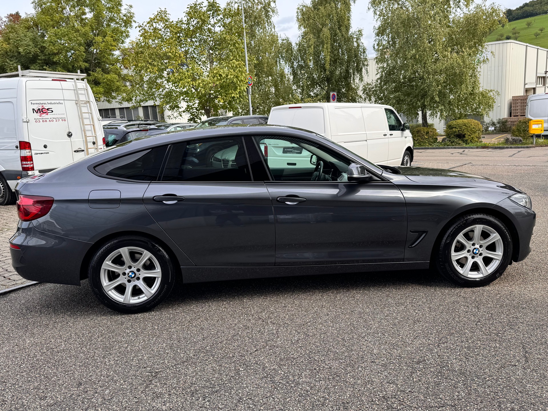 BMW 320i GT xDrive Steptronic-image-1