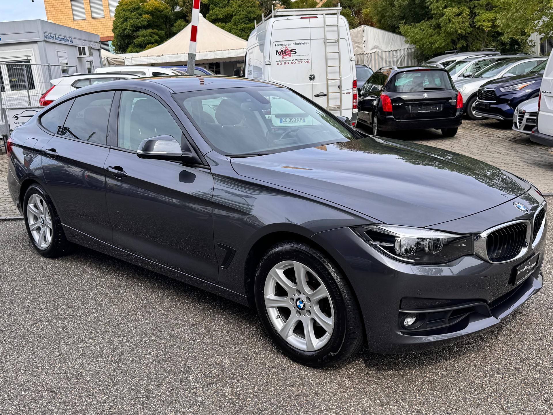 BMW 320i GT xDrive Steptronic-image-0