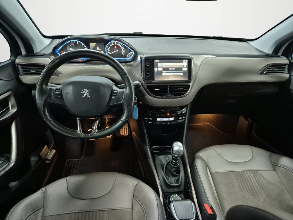 PEUGEOT 2008 1.6 BlueHDi Allure-image-11