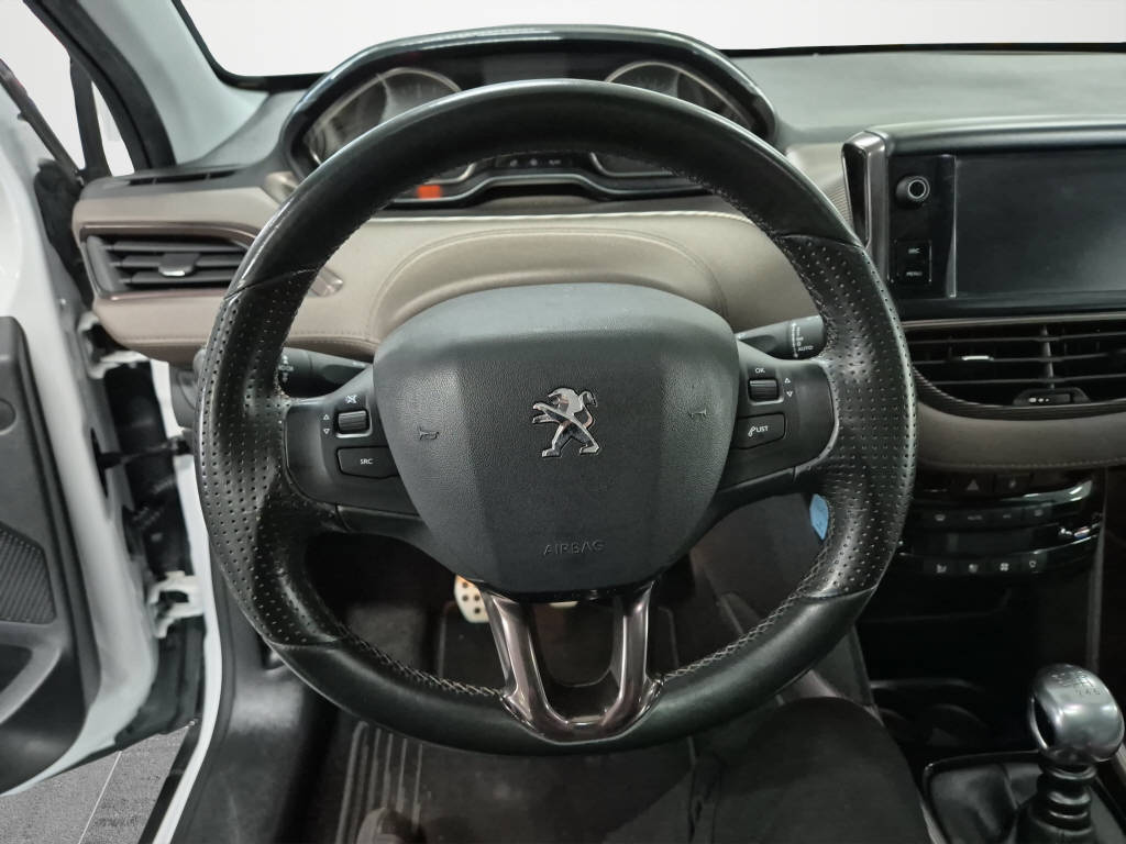 PEUGEOT 2008 1.6 BlueHDi Allure-image-7