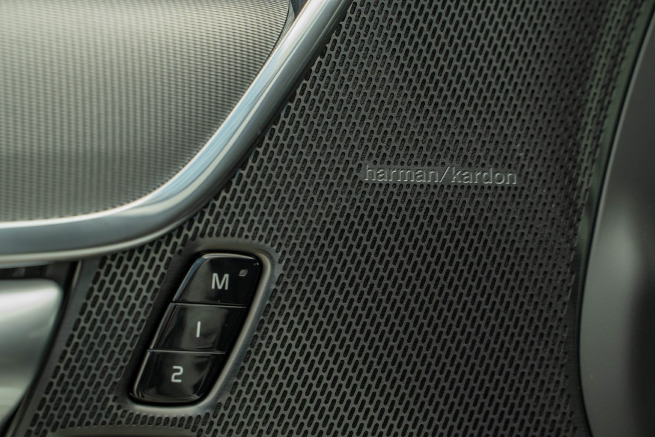 VOLVO V90 2.0 T8 TE Ultimate Dark eAWD-image-13