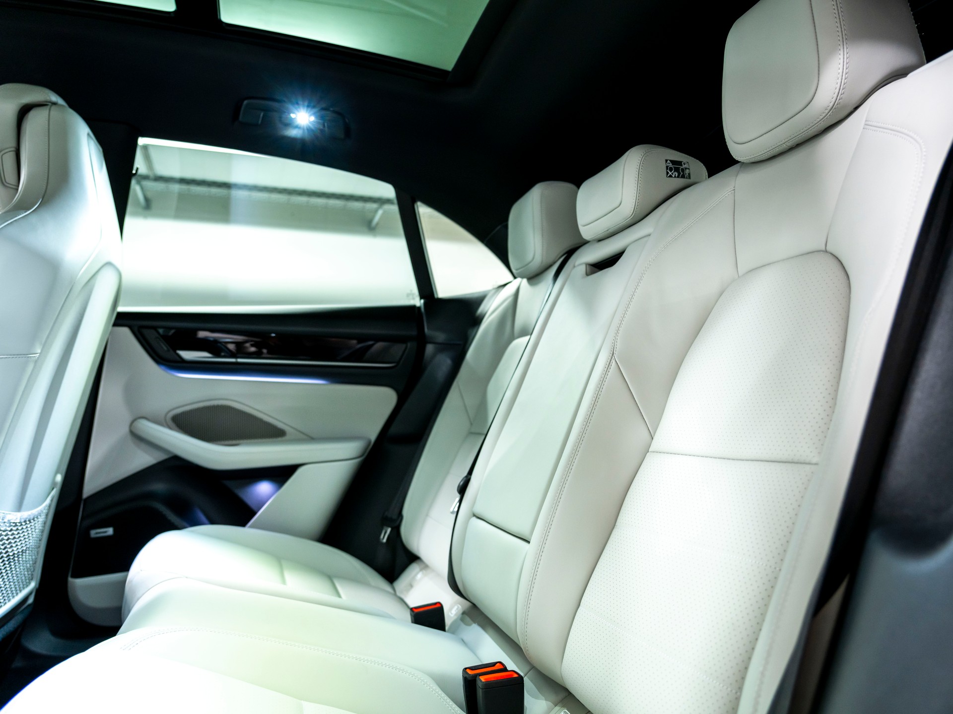PORSCHE Macan 4 100kWh-image-22