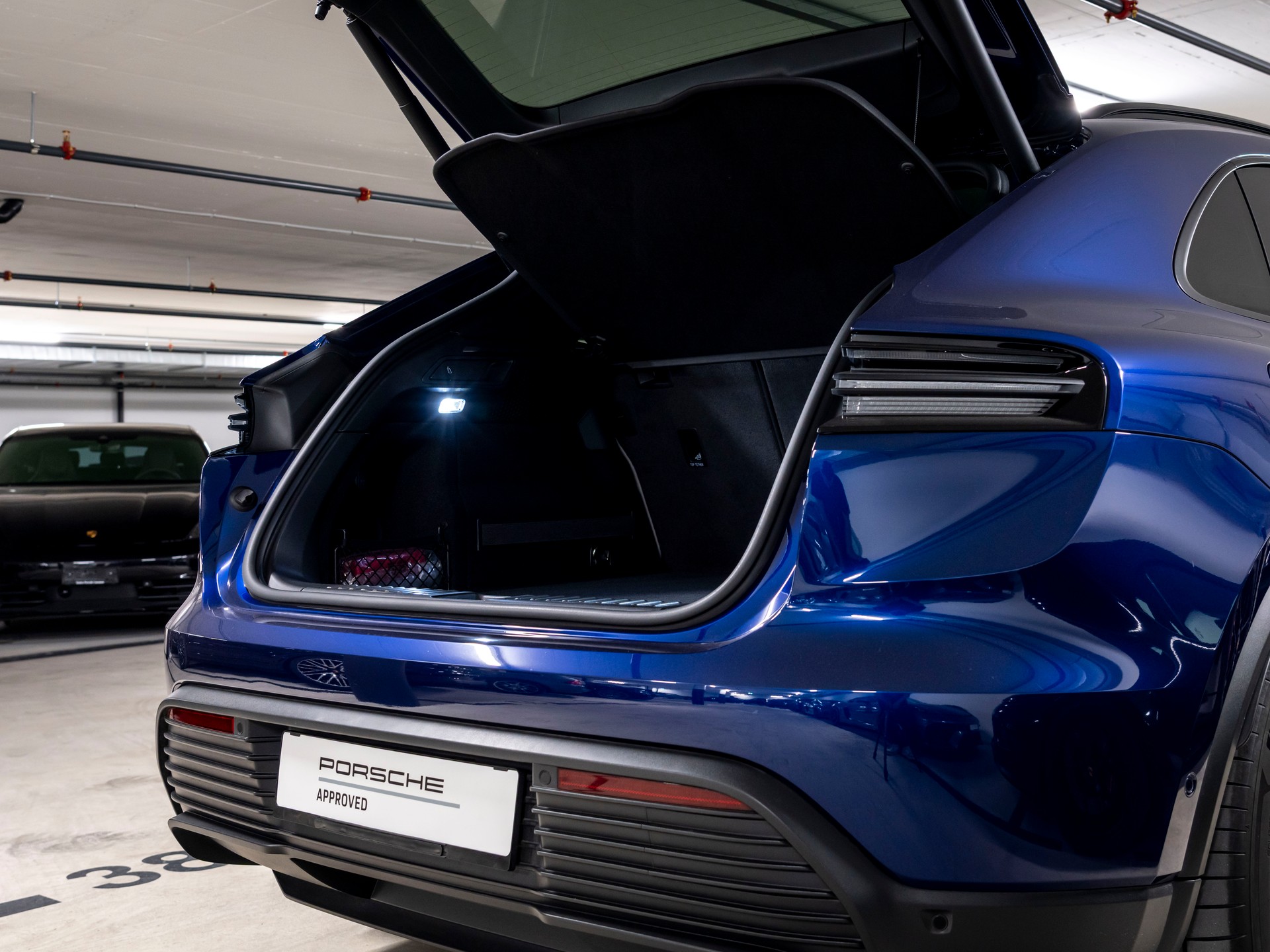 PORSCHE Macan 4 100kWh-image-8
