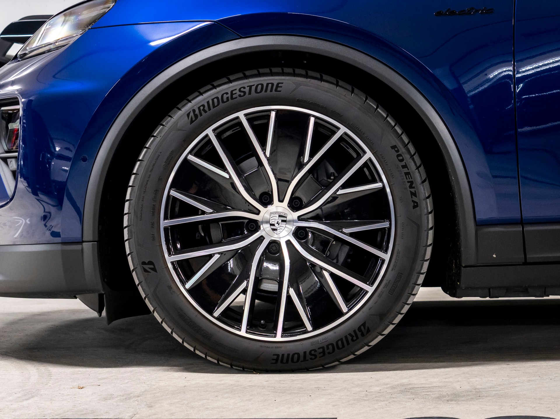 PORSCHE Macan 4 100kWh-image-10