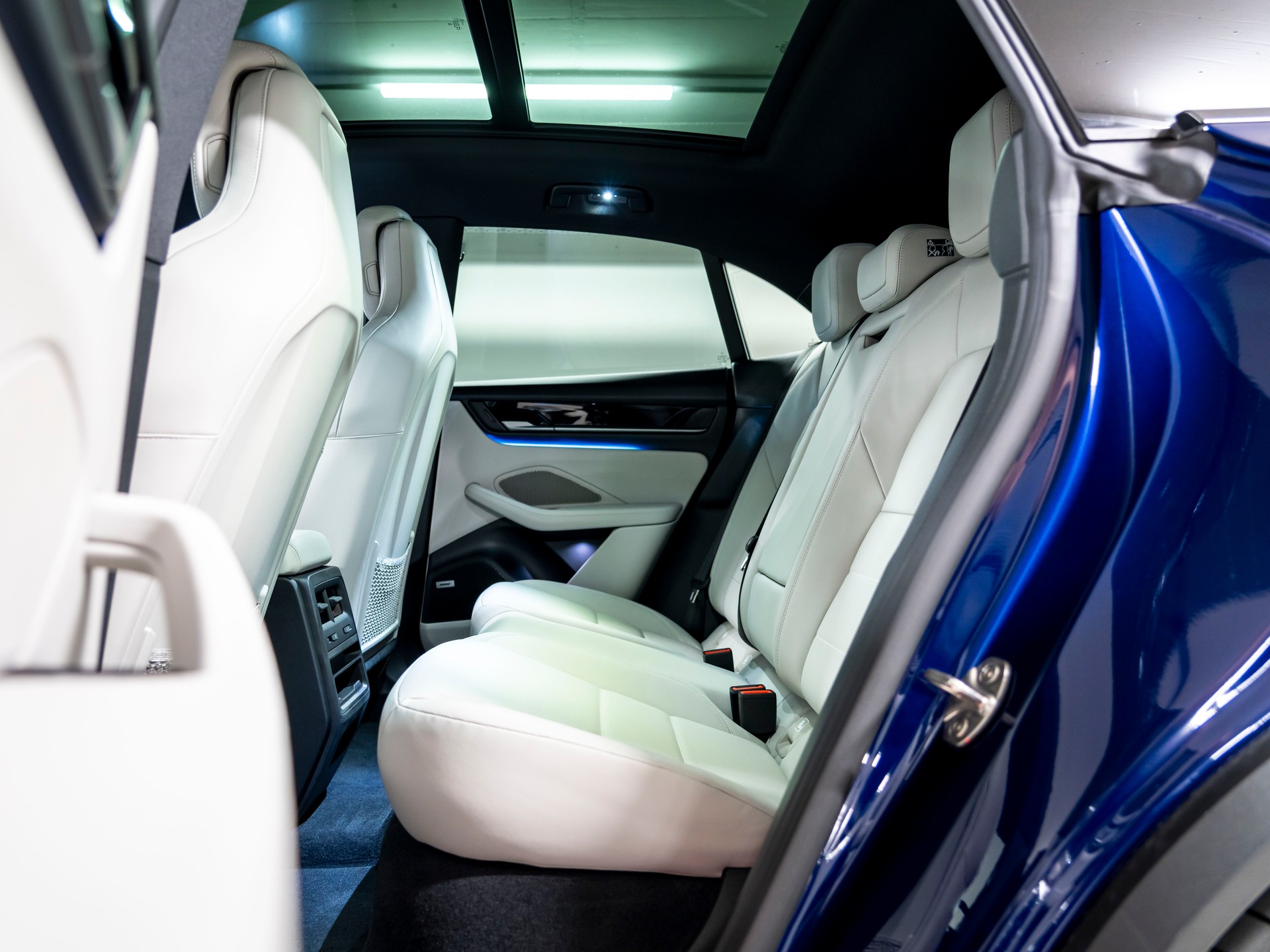 PORSCHE Macan 4 100kWh-image-21