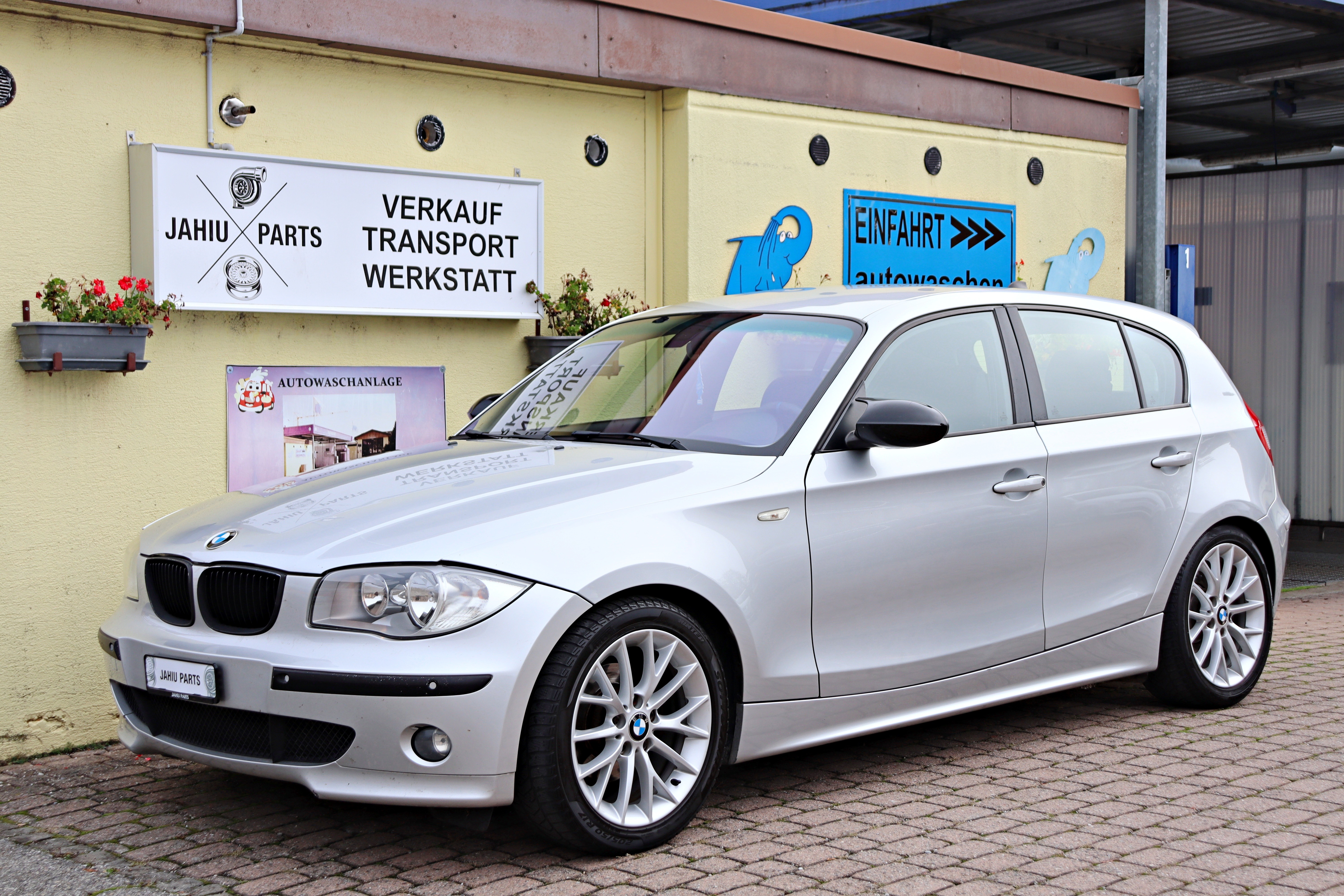 Car photo