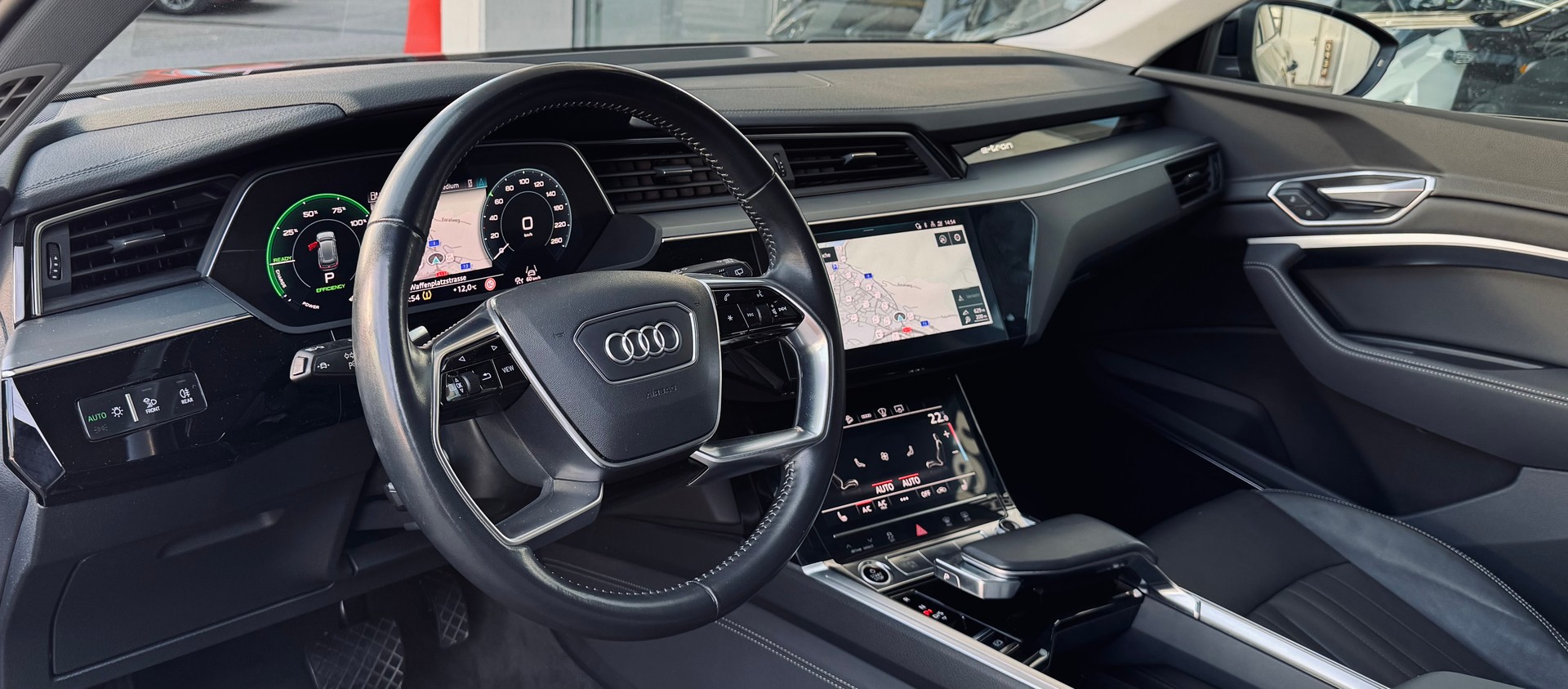 AUDI e-tron 50 quattro-image-6