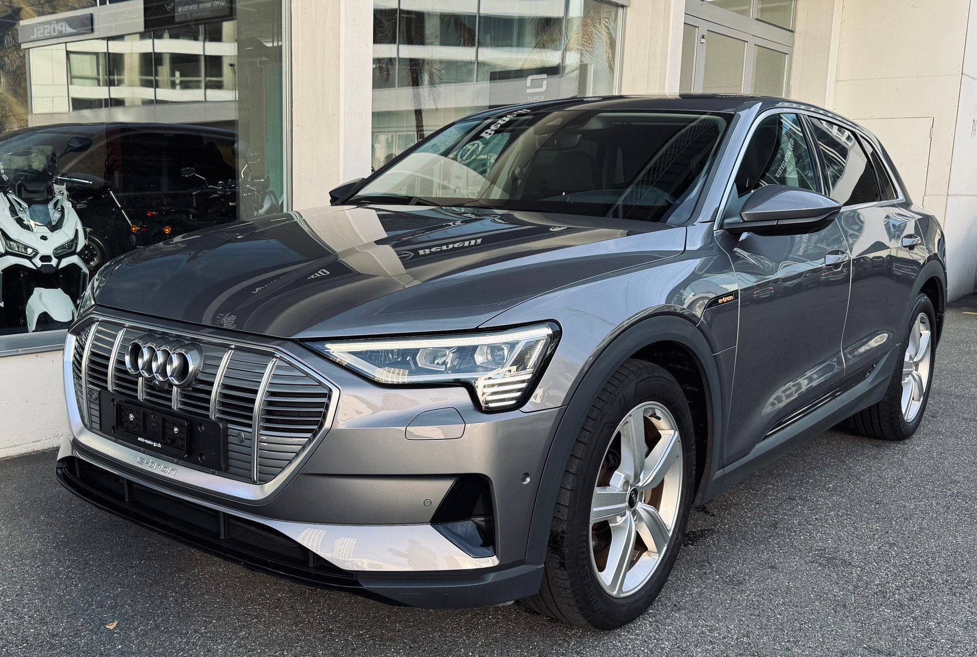 AUDI e-tron 50 quattro-image-5