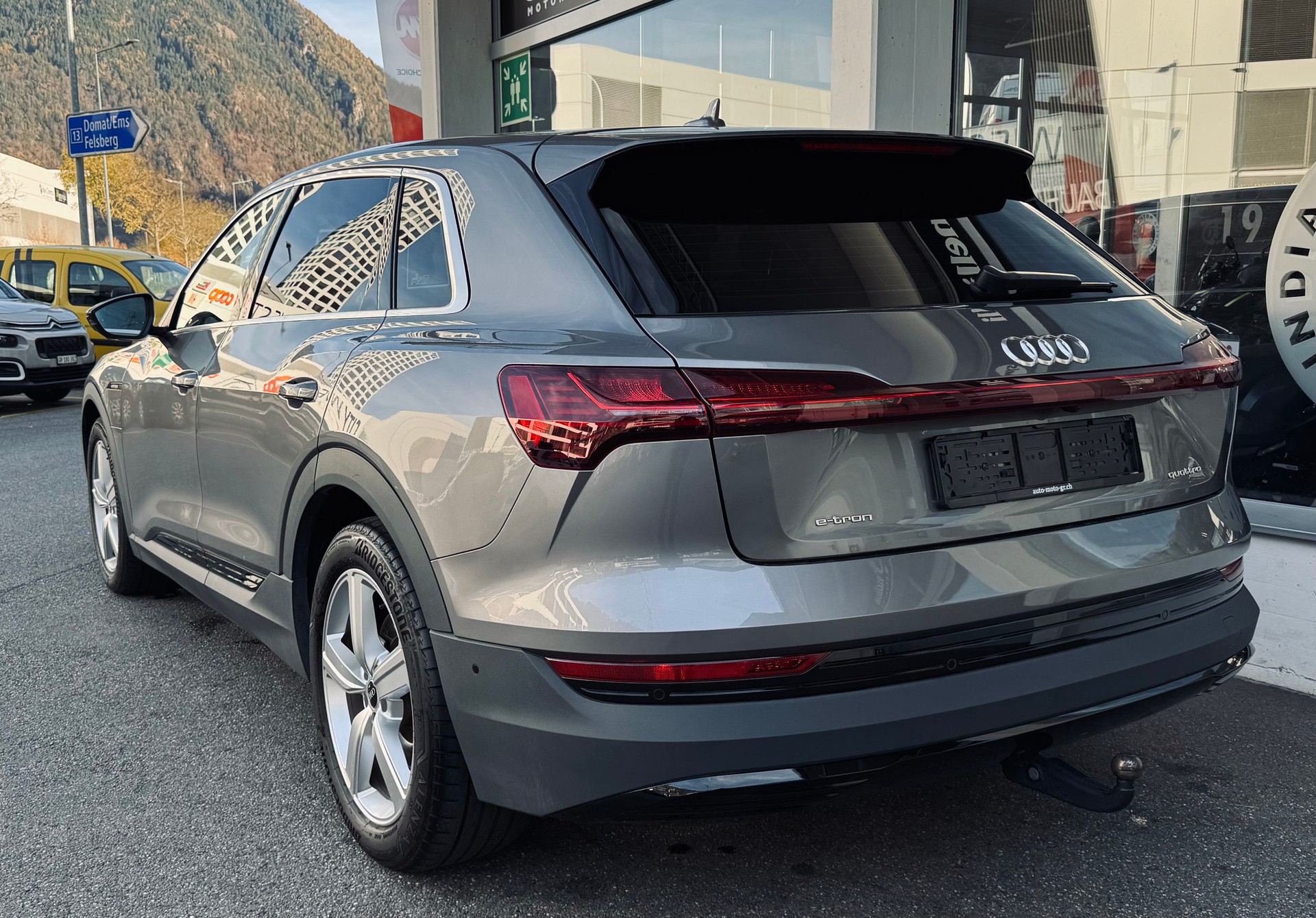 AUDI e-tron 50 quattro-image-3